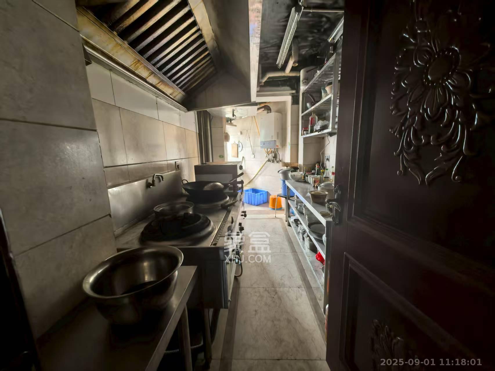 潮宗御苑 4室2厅2卫 8000.0元/月 潮宗御苑 4室2厅2卫 8000.0元/月室内图