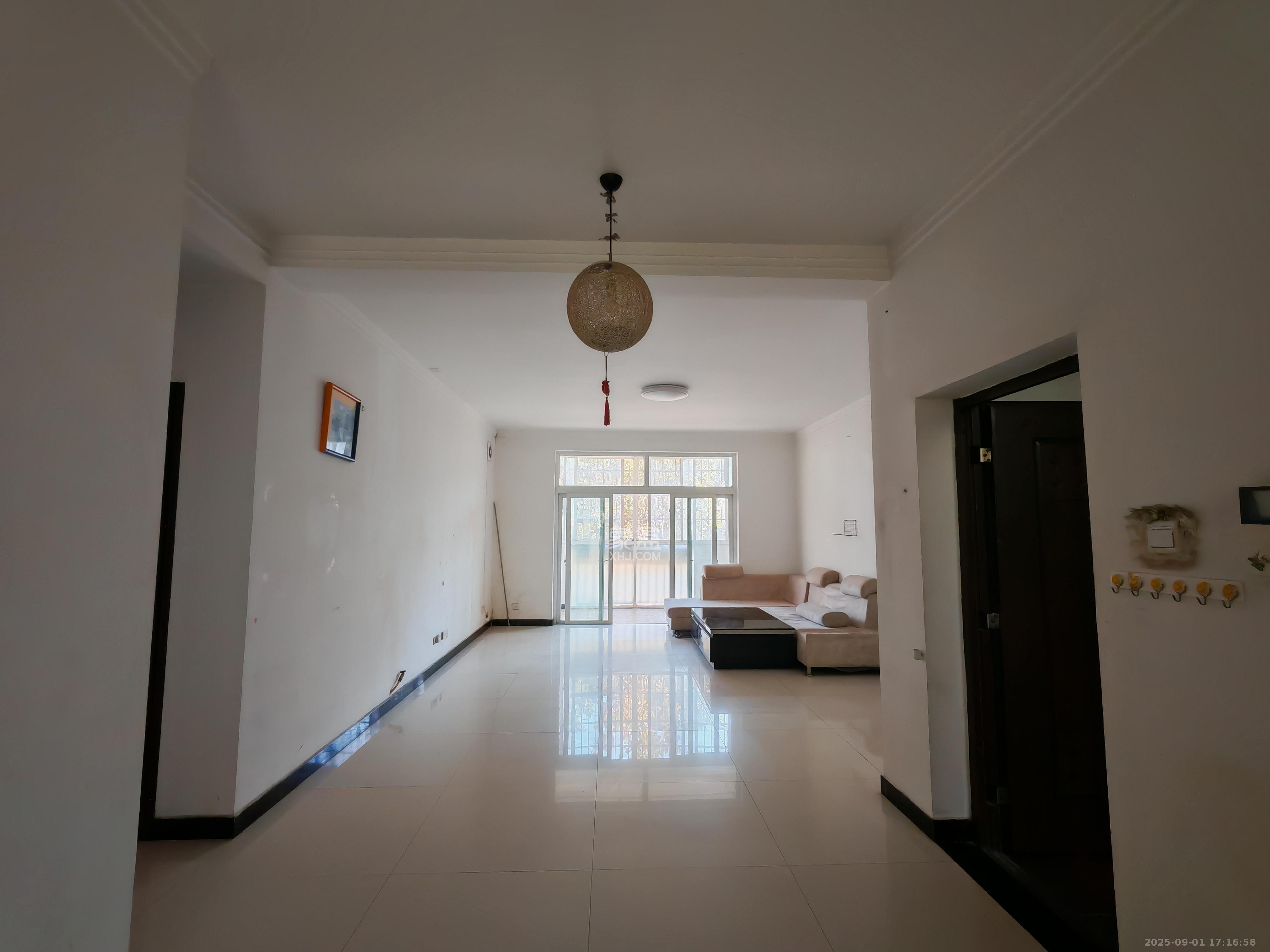 枫华府第  3室2厅1卫    1800.0元/月 枫华府第  3室2厅1卫    1800.0元/月