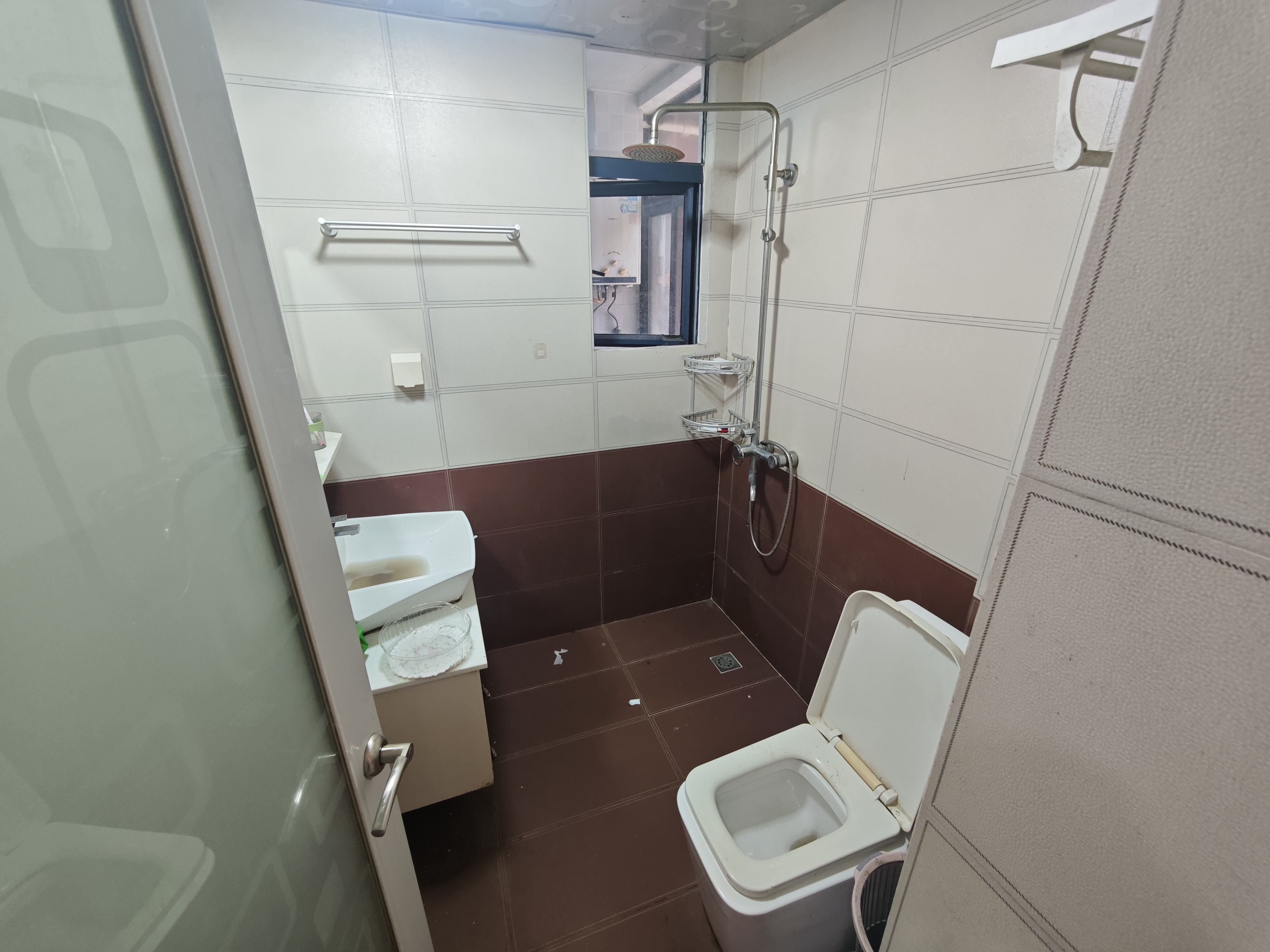 椰子郎 2室1厅1卫 2200.0元/月 椰子郎 2室1厅1卫 2200.0元/月室内图