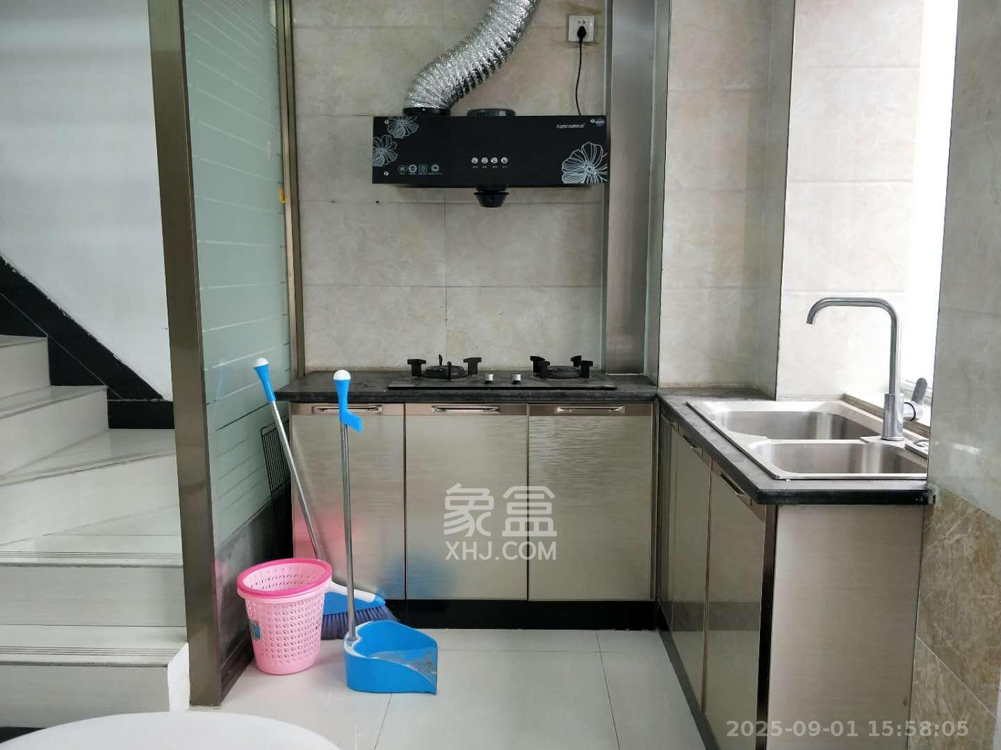 联美品格  1室1厅1卫    1300.0元/月室内图