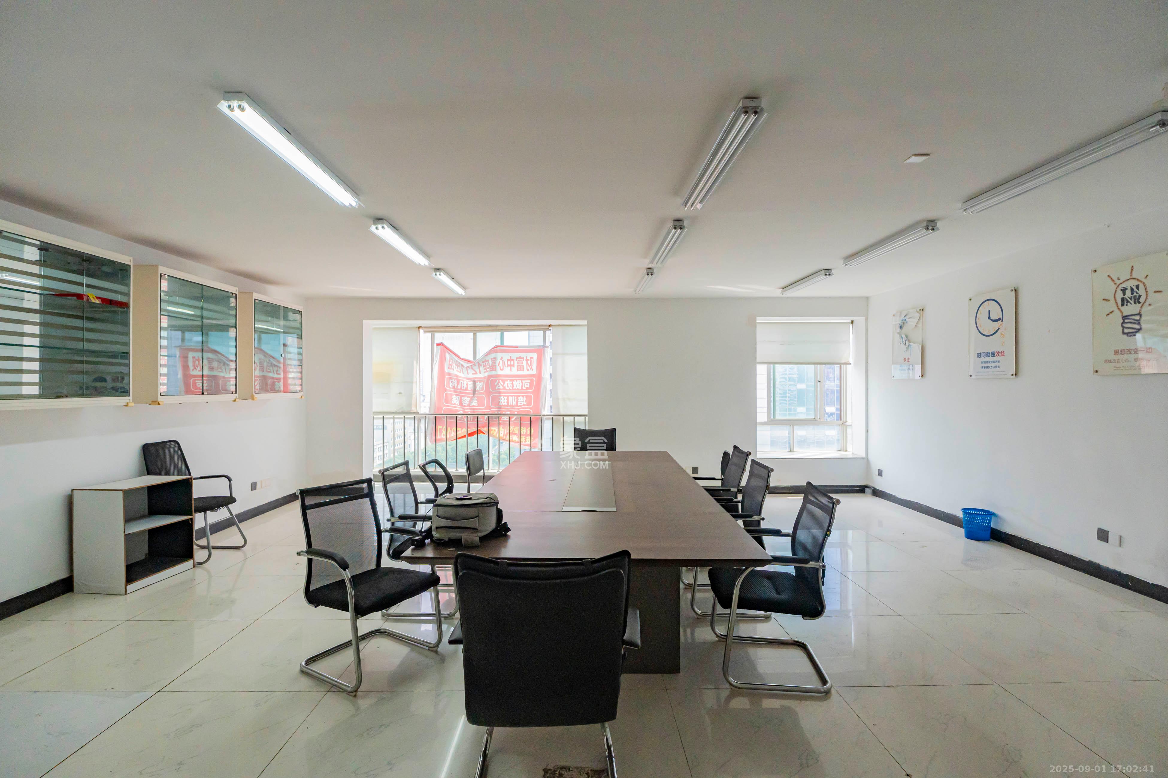 湖南财富中心  3室2厅2卫    130.0万 湖南财富中心  3室2厅2卫    130.0万