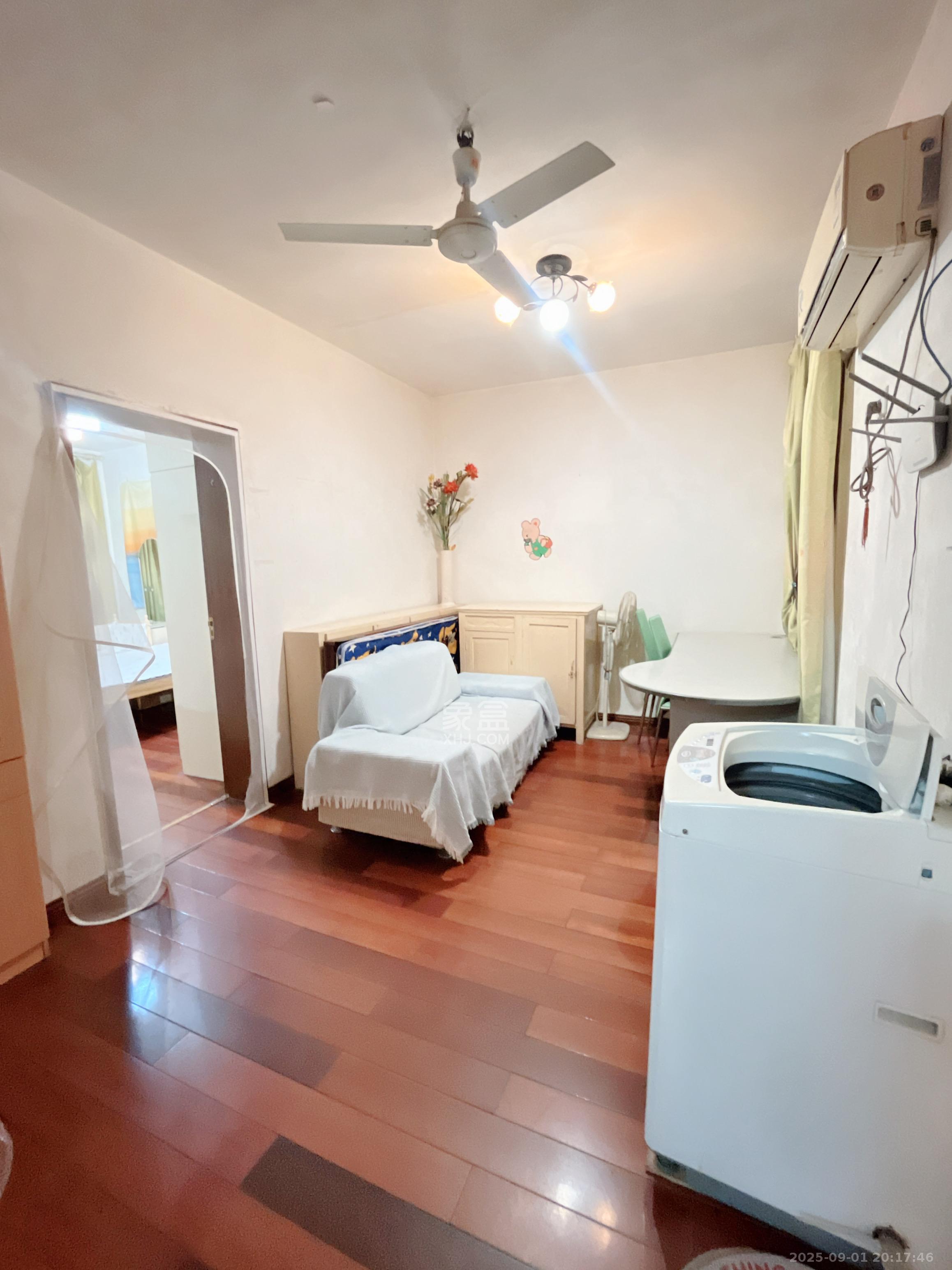 航天大院  2室2厅1卫    1800.0元/月 航天大院  2室2厅1卫    1800.0元/月室内图