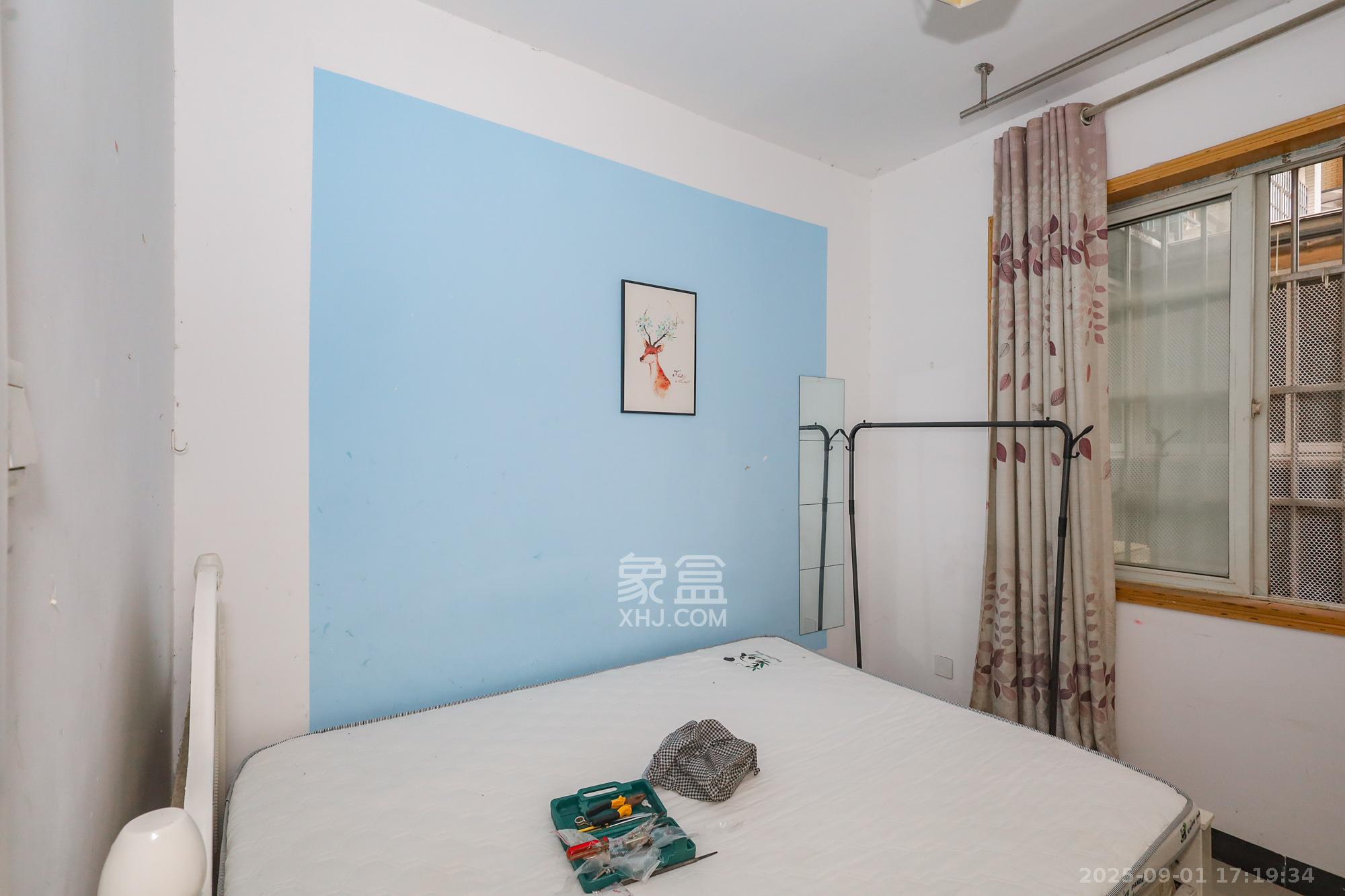 谷山庭院一期  4室2厅1卫    70.0万 谷山庭院一期  4室2厅1卫    70.0万卧室