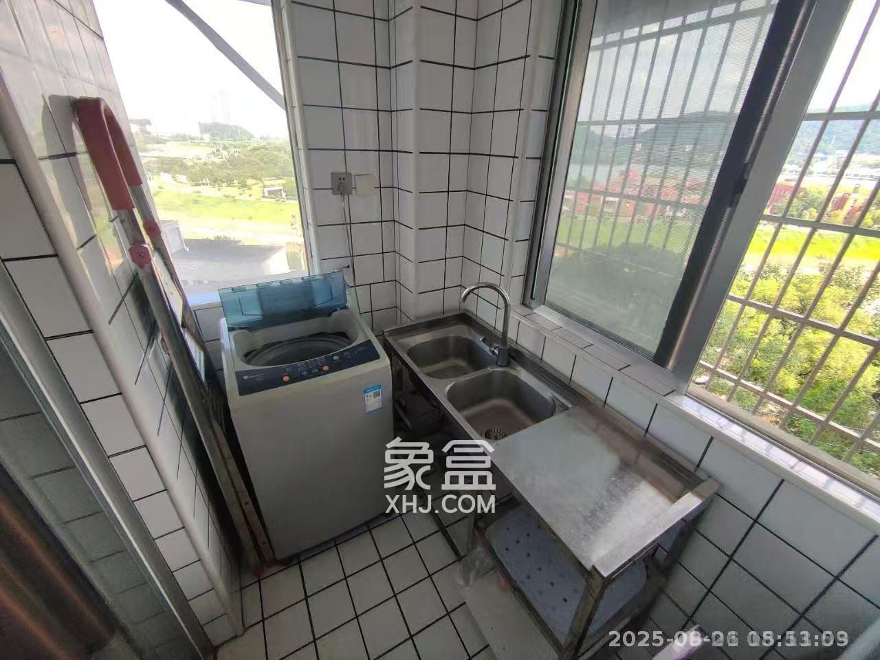观湖公寓  1室1厅1卫   1600.00元/月室内图