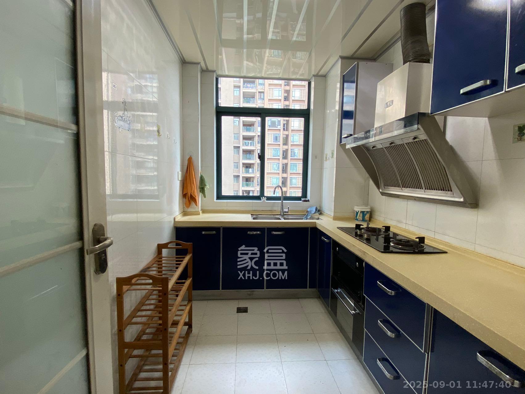 中江国际花城  3室2厅2卫    3800.0元/月室内图