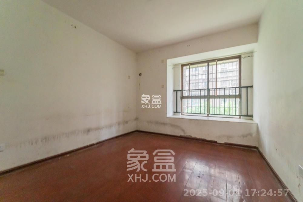 湖湾世景  4室2厅1卫    2000.0元/月 湖湾世景  4室2厅1卫    2000.0元/月室内图