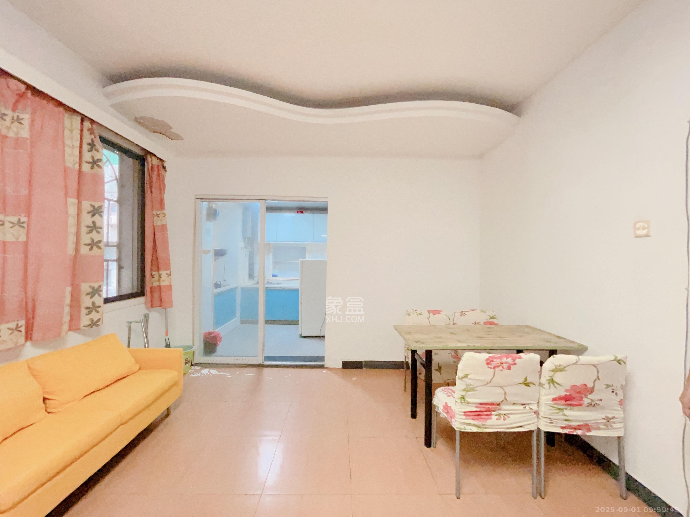 省体委冠军楼 3室2厅1卫 2600.0元/月 省体委冠军楼 3室2厅1卫 2600.0元/月室内图