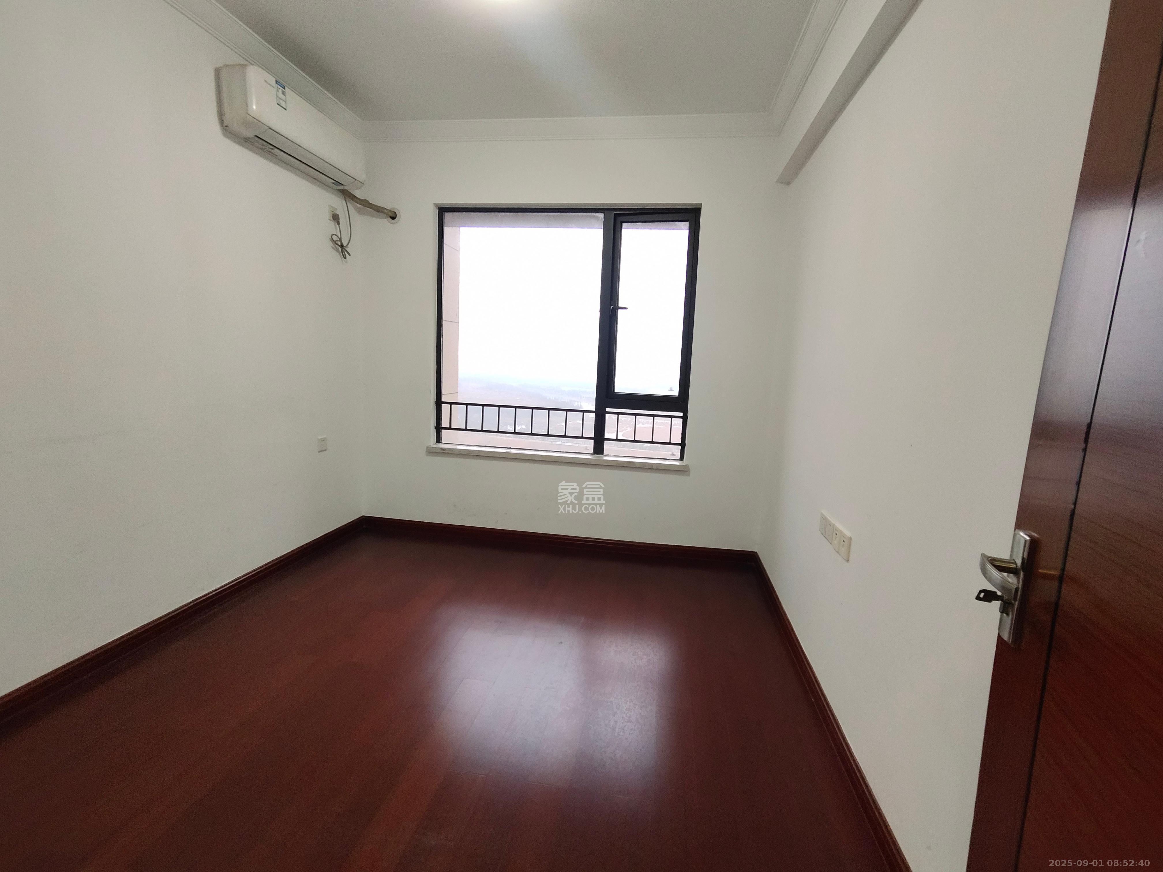 中海国际五期  3室2厅2卫    2300.0元/月 中海国际五期  3室2厅2卫    2300.0元/月室内图