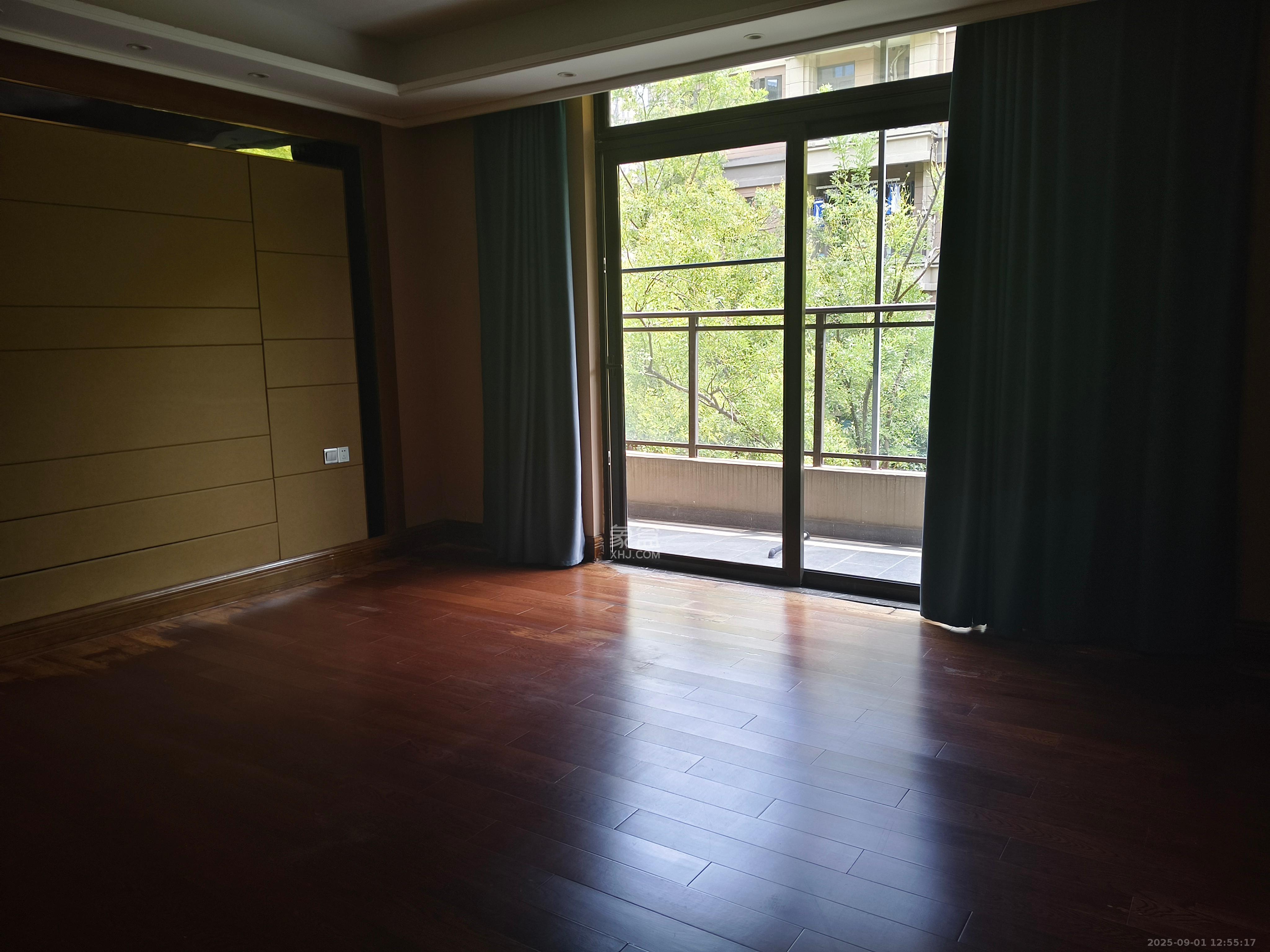 恒大御景天下城一期  4室2厅3卫    5000.0元/月 恒大御景天下城一期  4室2厅3卫    5000.0元/月室内图