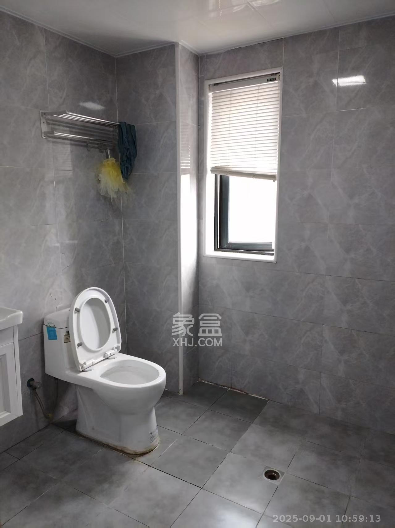 中建嘉和城  3室2厅2卫   2200.00元/月室内图