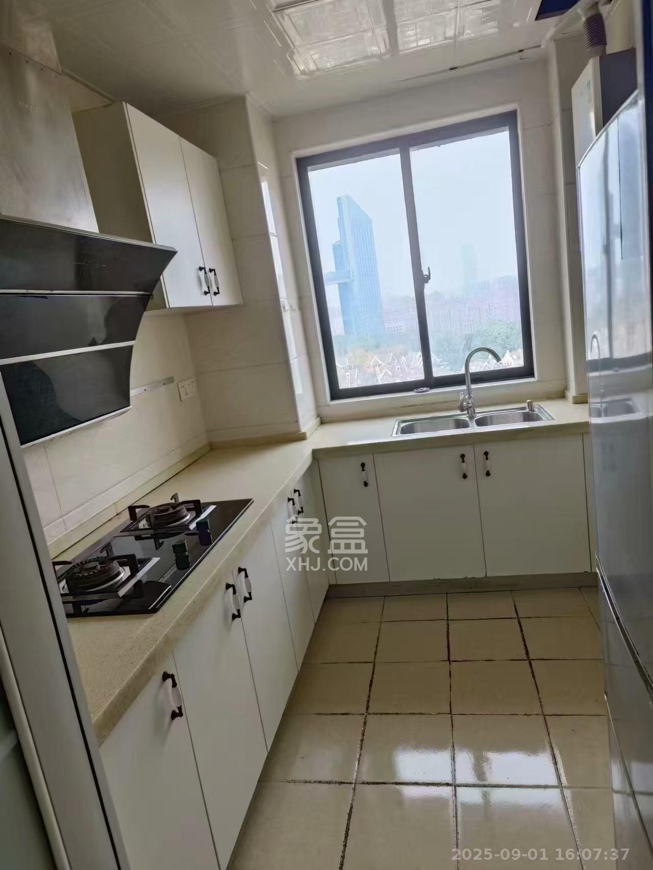 优山美地  3室2厅2卫    2600.0元/月室内图