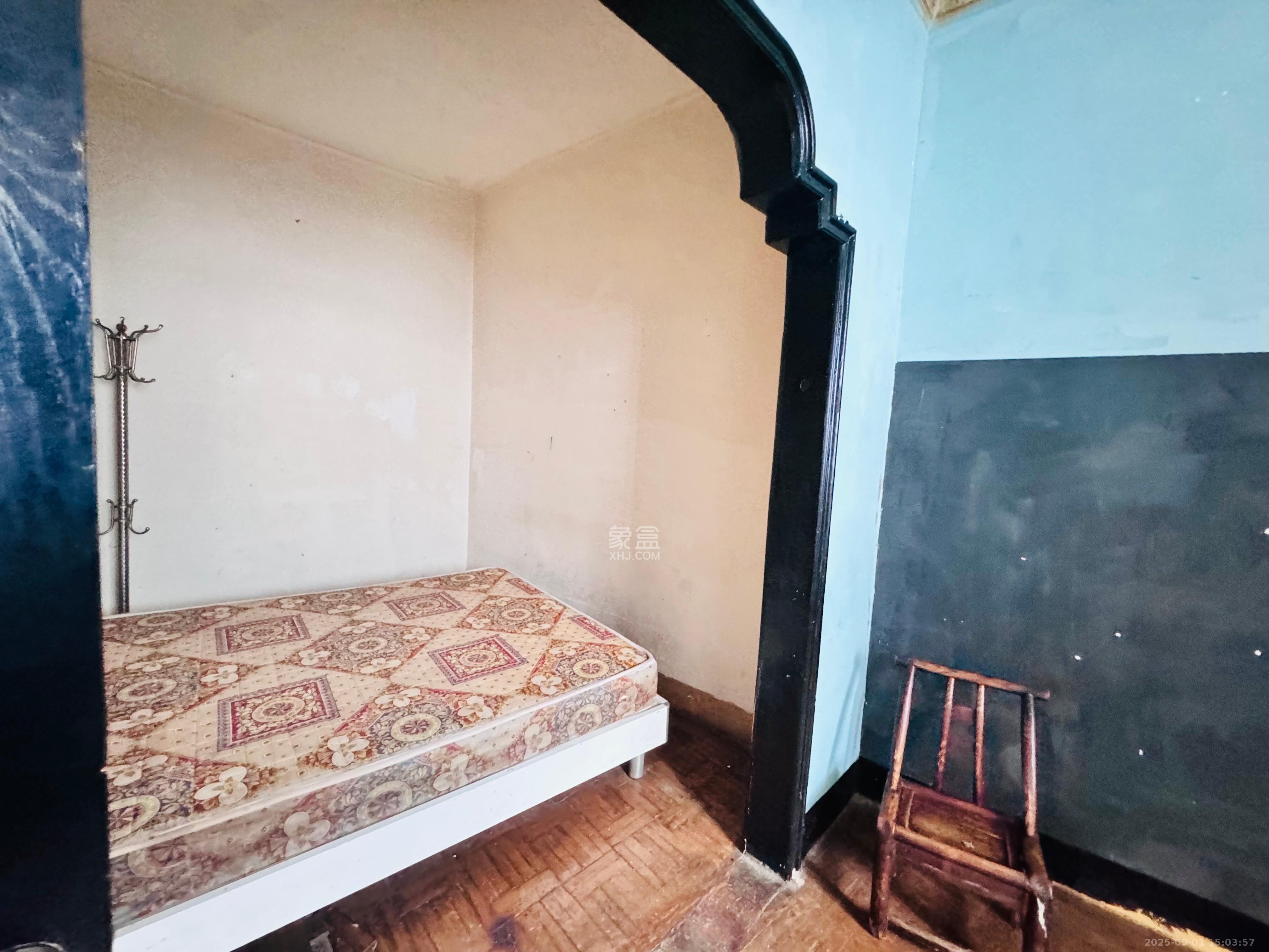 西文庙坪散盘 1室0厅0卫 4500.0元/月 西文庙坪散盘 1室0厅0卫 4500.0元/月室内图