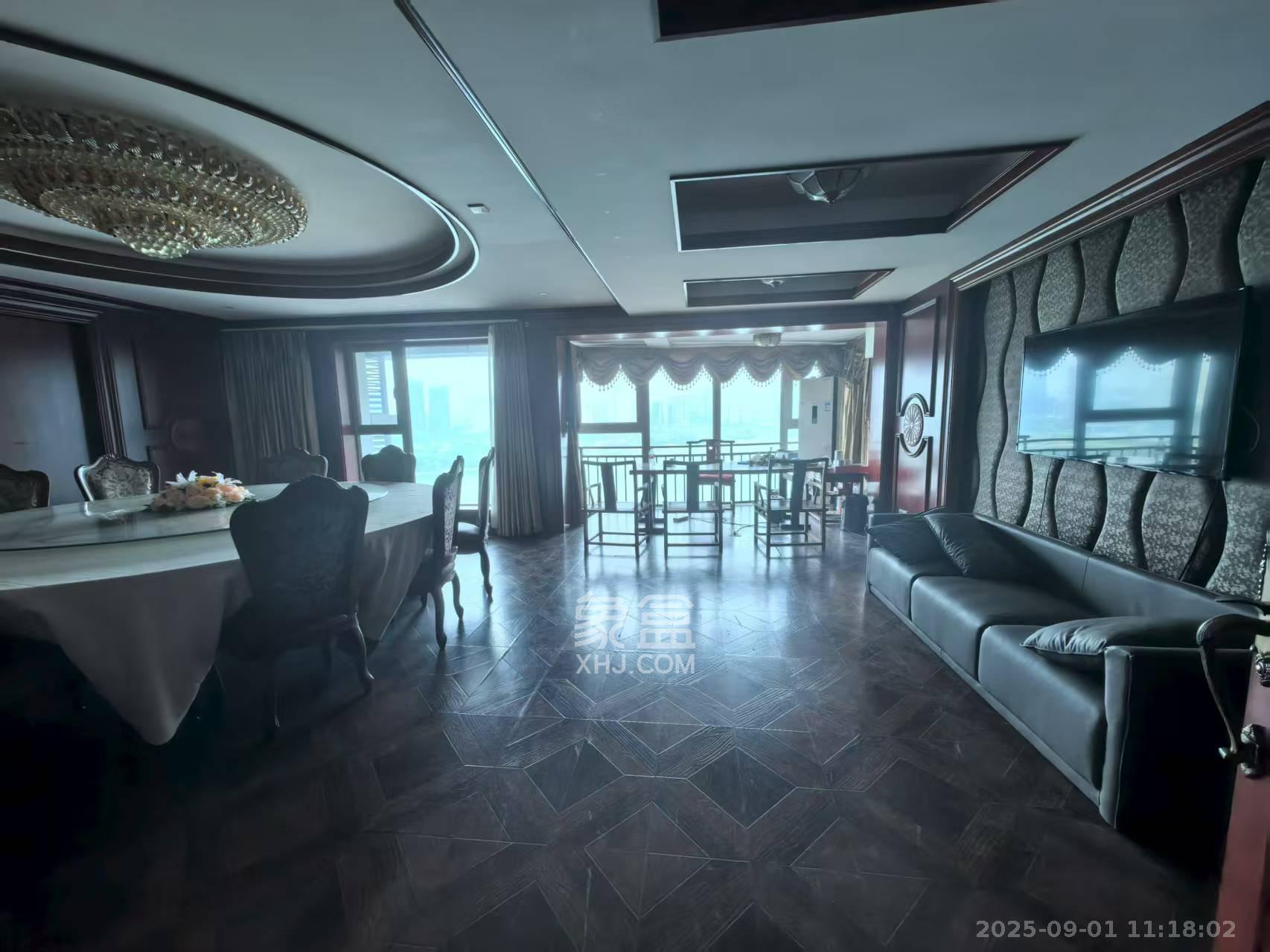 潮宗御苑 4室2厅2卫 8000.0元/月 潮宗御苑 4室2厅2卫 8000.0元/月室内图