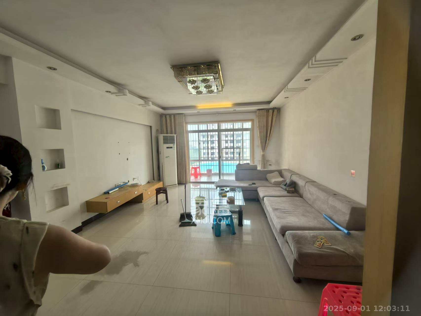 理工大学职工单位房青年汇  3室2厅2卫    2200.0元/月室内图