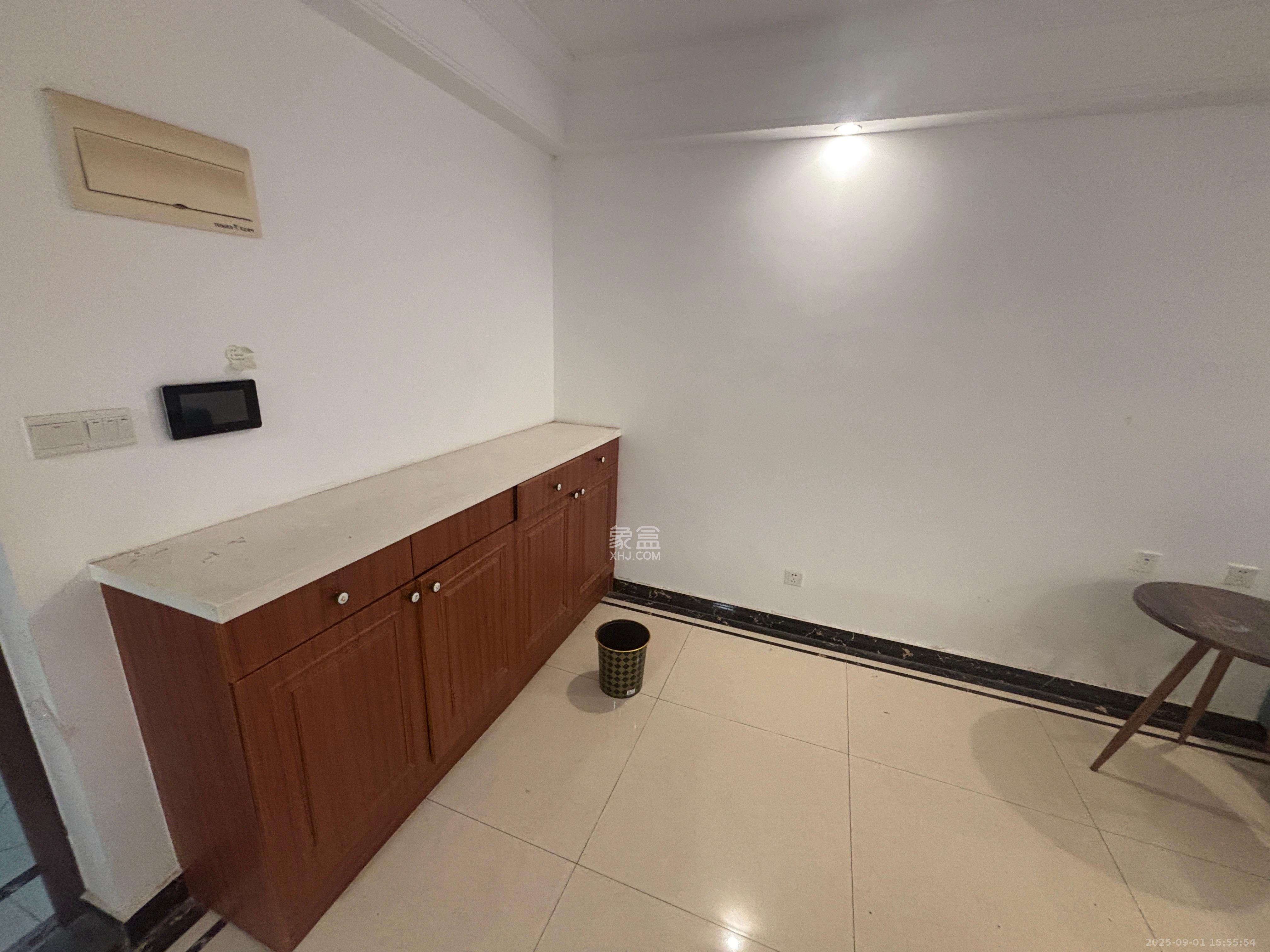 中海梅溪湖壹号 3室2厅1卫 2800.0元/月 中海梅溪湖壹号 3室2厅1卫 2800.0元/月室内图