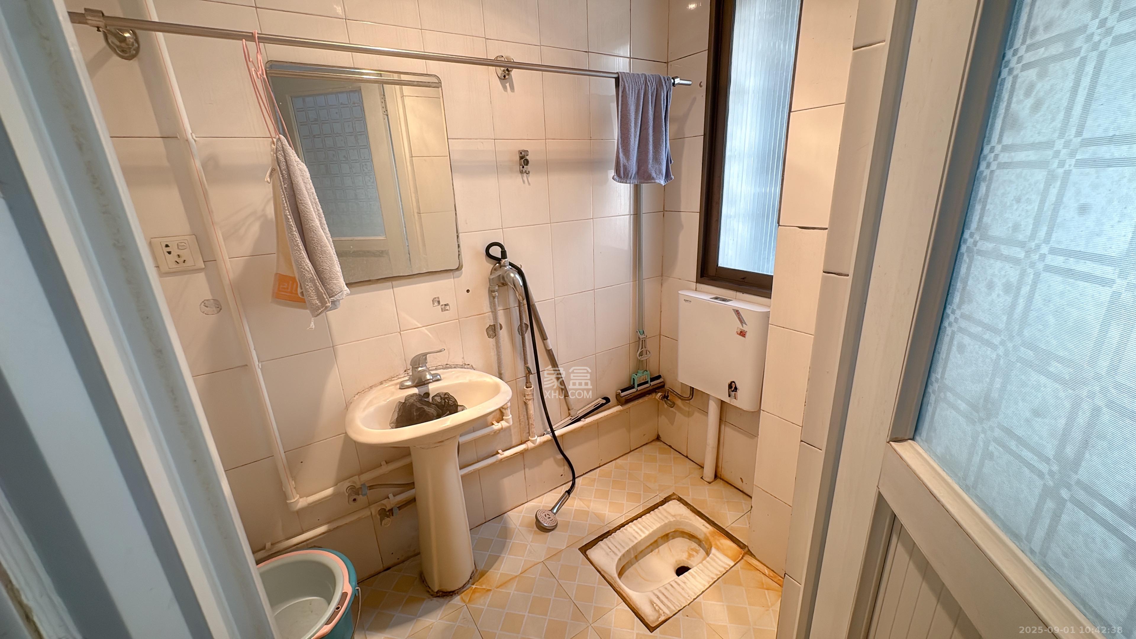 通泰街商居楼 2室1厅1卫 1800.0元/月 通泰街商居楼 2室1厅1卫 1800.0元/月室内图