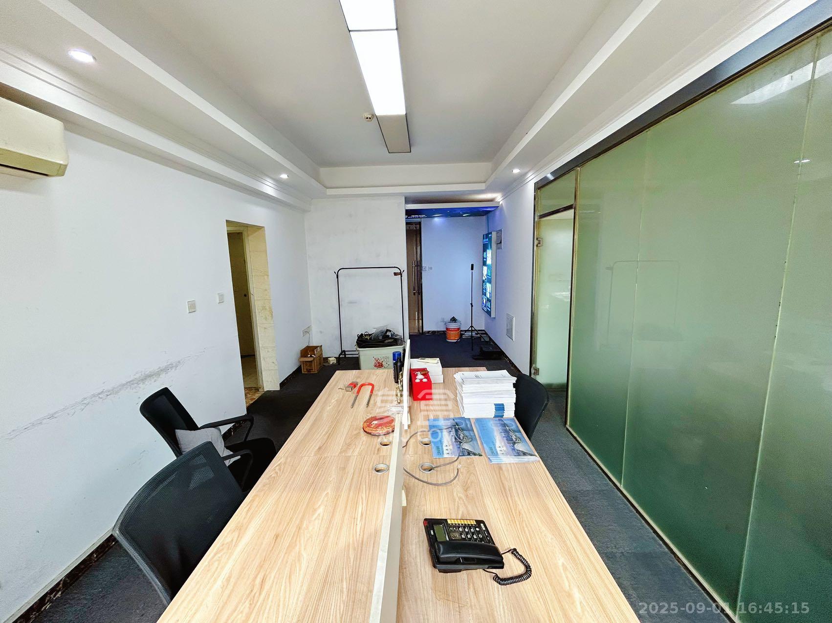 北辰三角洲B1E1区  1室2厅1卫    3200.0元/月室内图