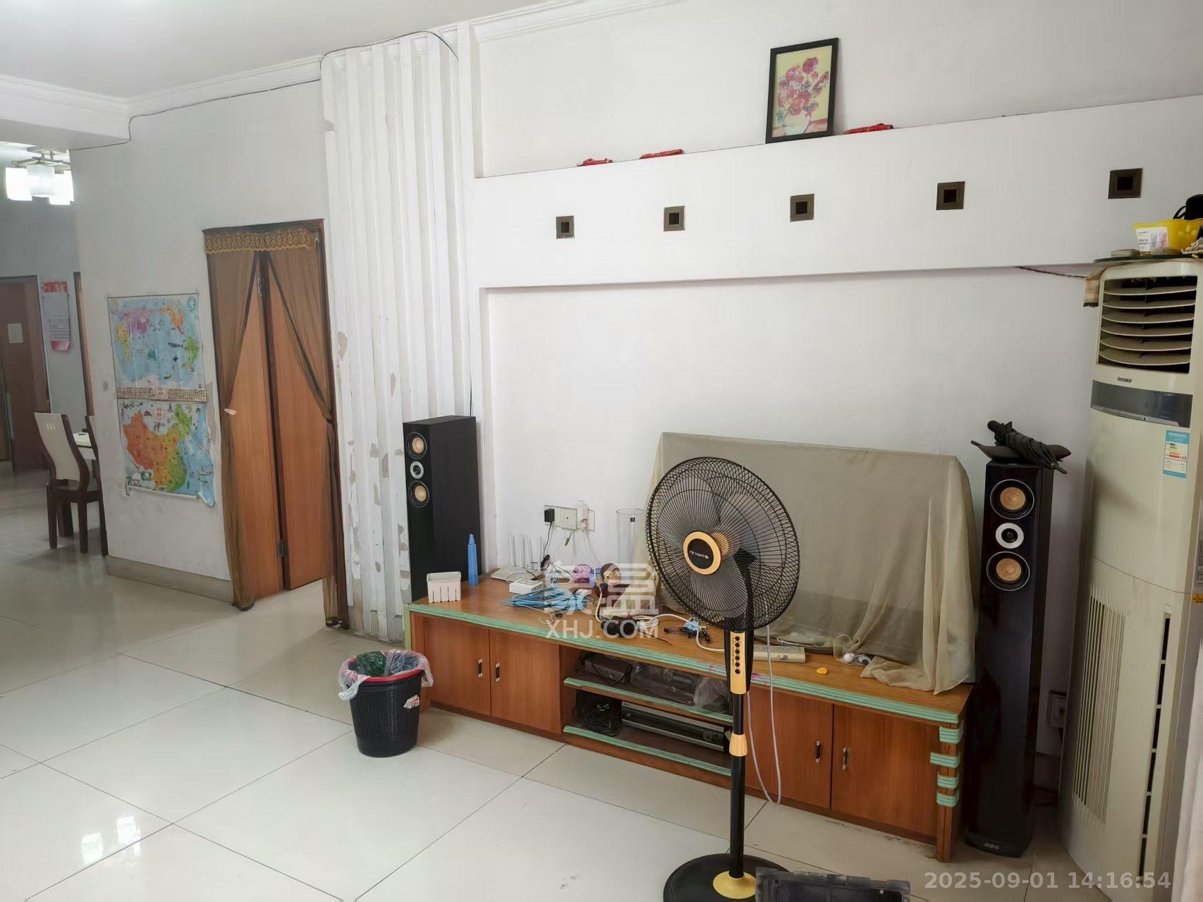 雄海花园  3室2厅2卫    2500.0元/月室内图