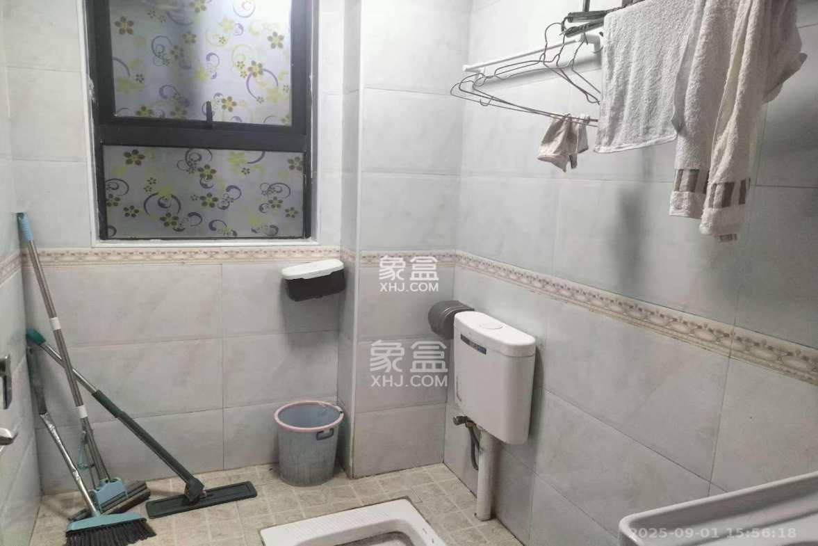 中海梅溪湖壹号  3室2厅2卫    2500.0元/月 中海梅溪湖壹号  3室2厅2卫    2500.0元/月室内图