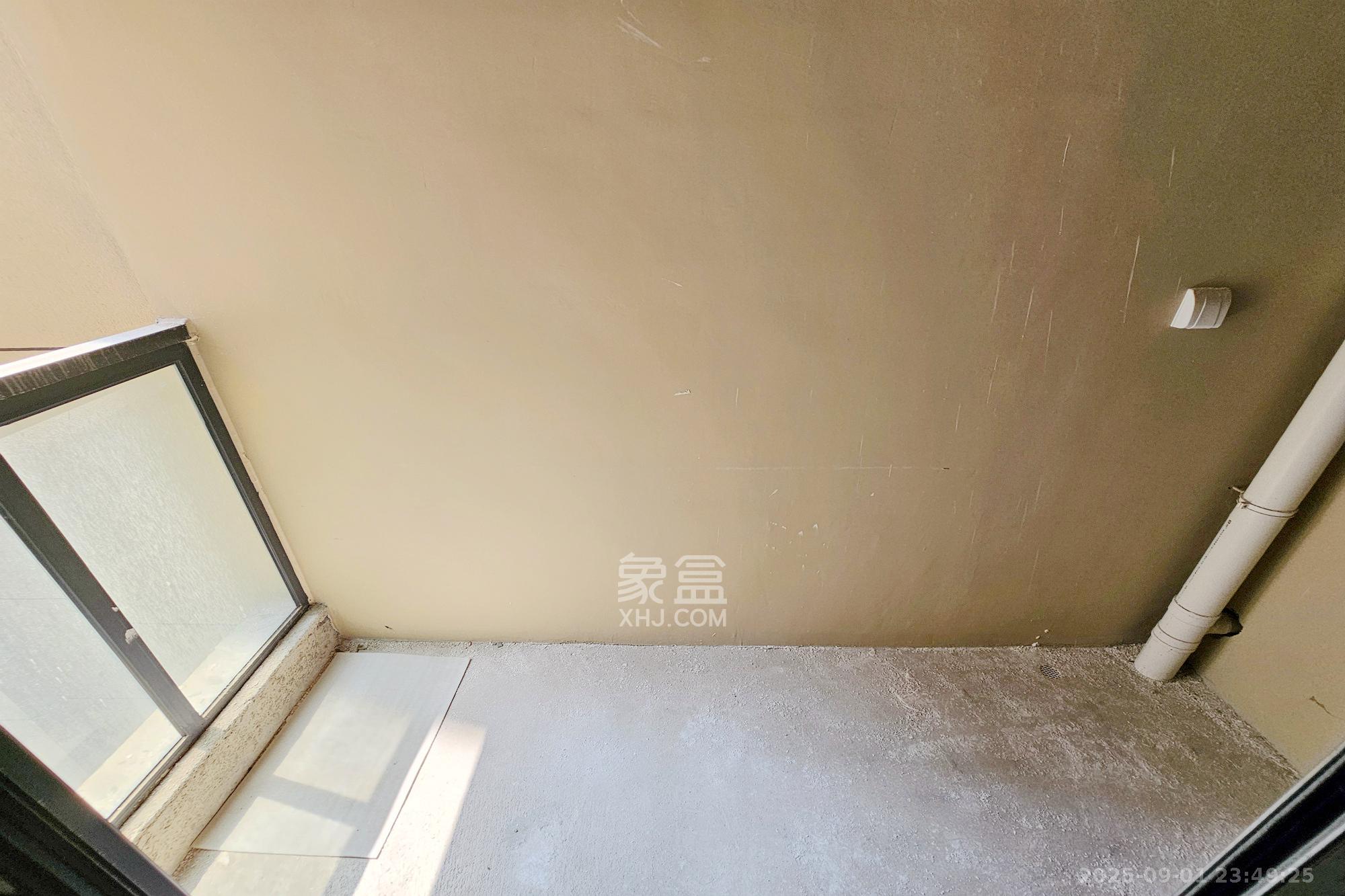 长房东旭国际  3室2厅1卫   120.00万其他