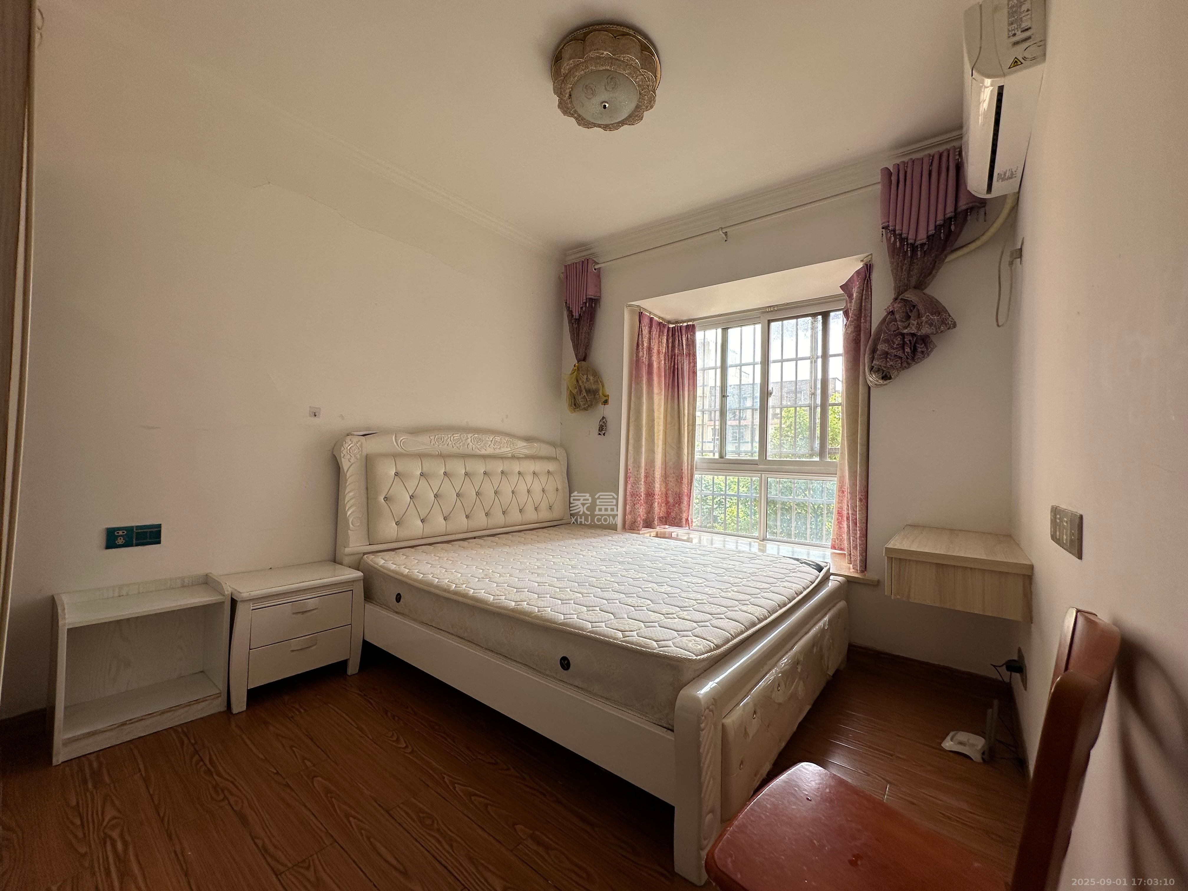 楚天世纪城西苑  2室2厅1卫    1800.0元/月 楚天世纪城西苑  2室2厅1卫    1800.0元/月室内图