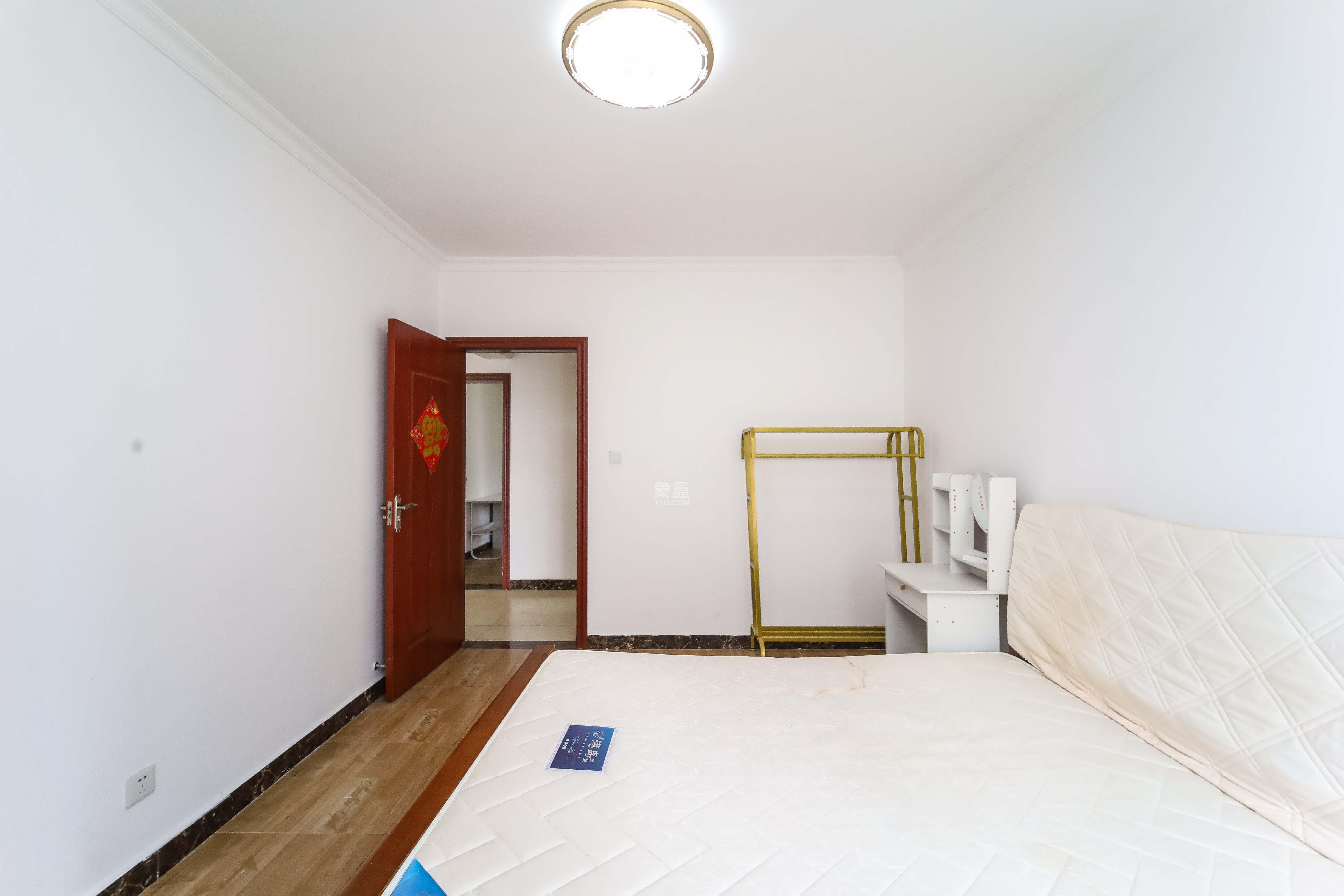 中欣楚天熙苑 2室2厅1卫 68.0万 中欣楚天熙苑 2室2厅1卫 68.0万卧室