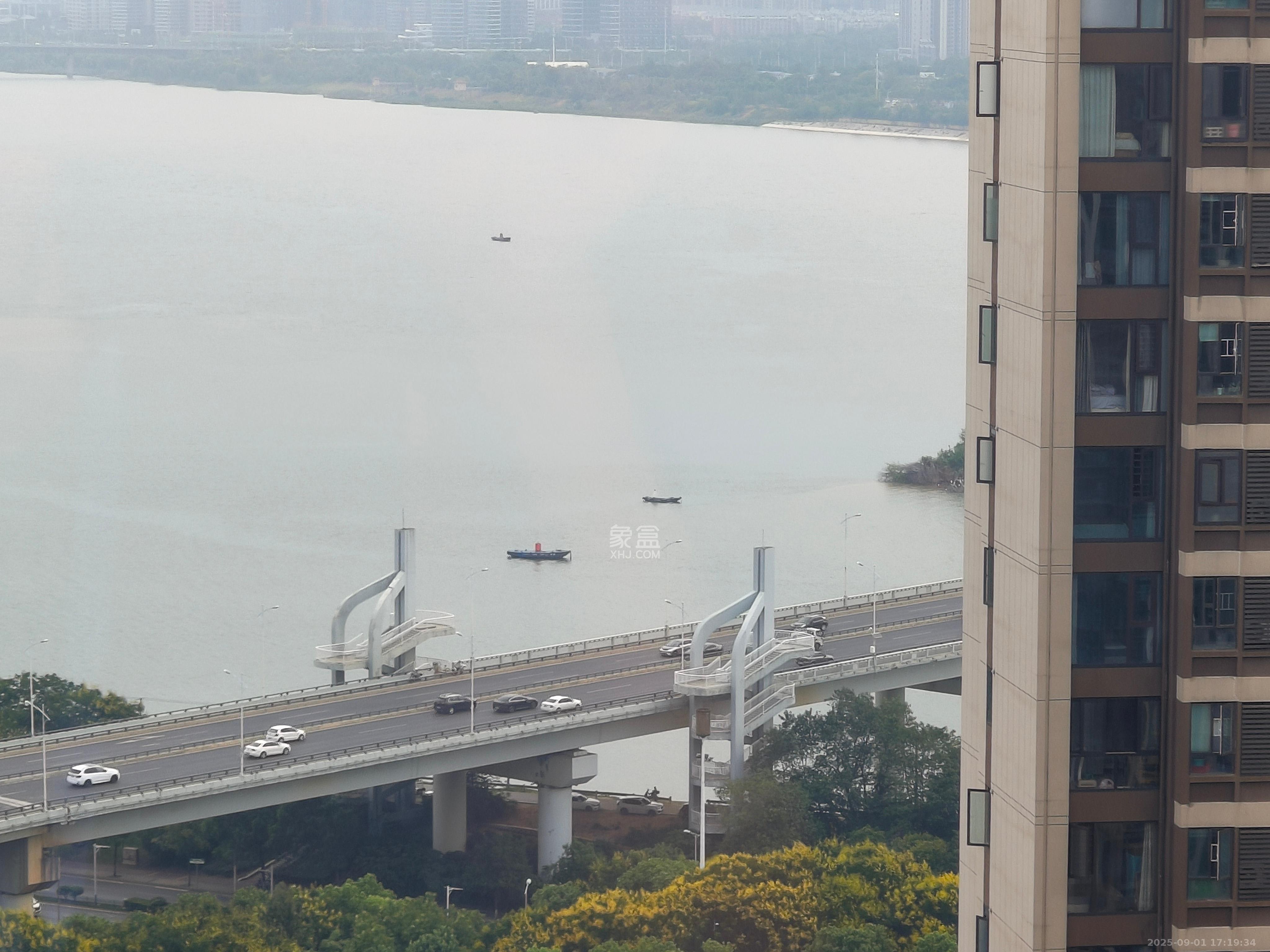 中欣楚天御府E区  4室2厅2卫    4100.0元/月 中欣楚天御府E区  4室2厅2卫    4100.0元/月室内图