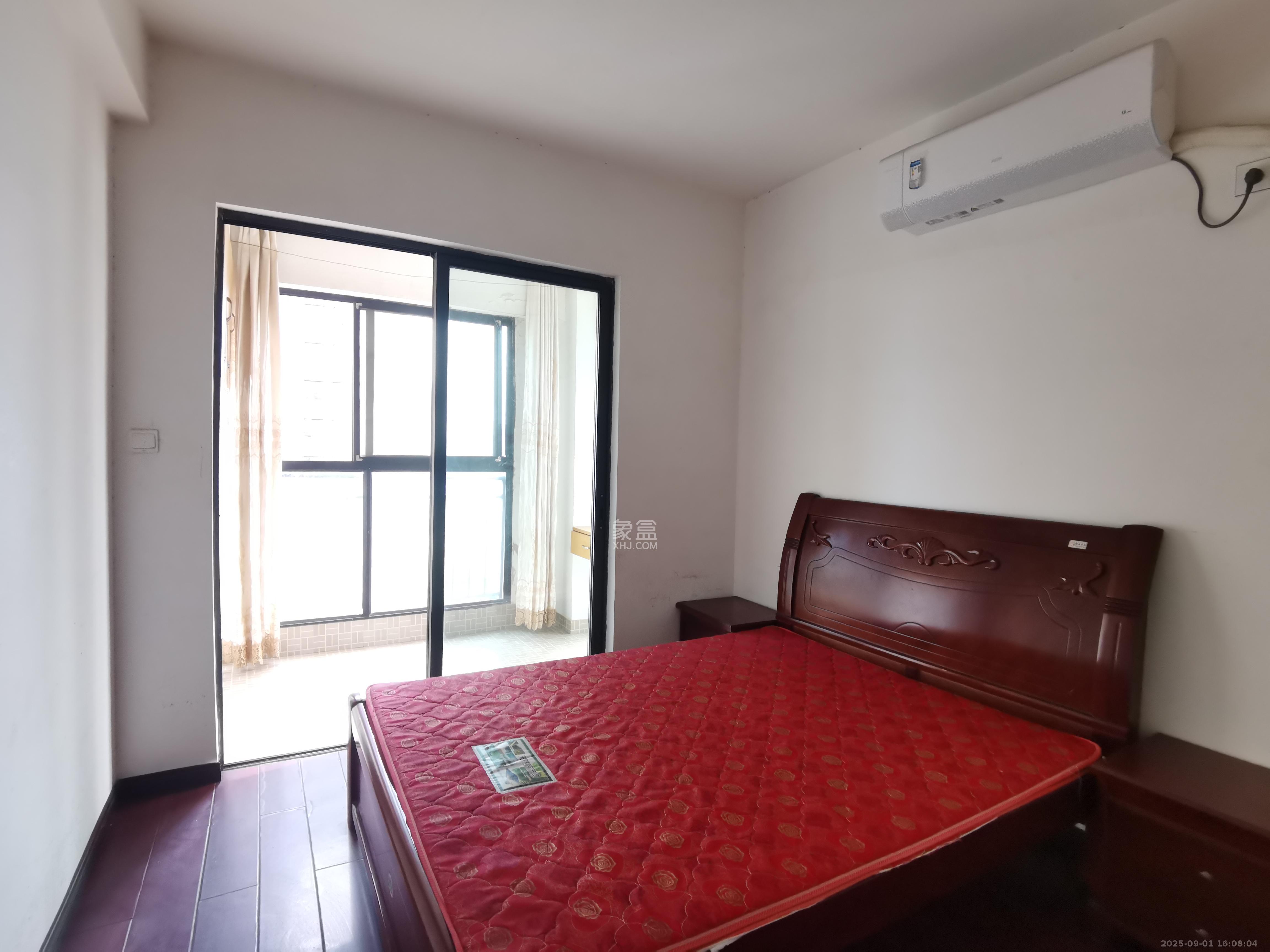 三一街区  3室2厅1卫    1800.0元/月室内图