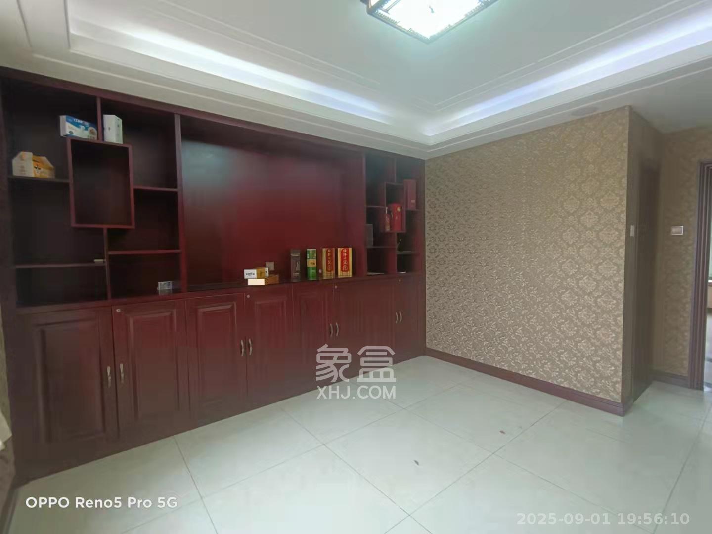 高桥现代商贸城  4室1厅1卫    4500.0元/月室内图