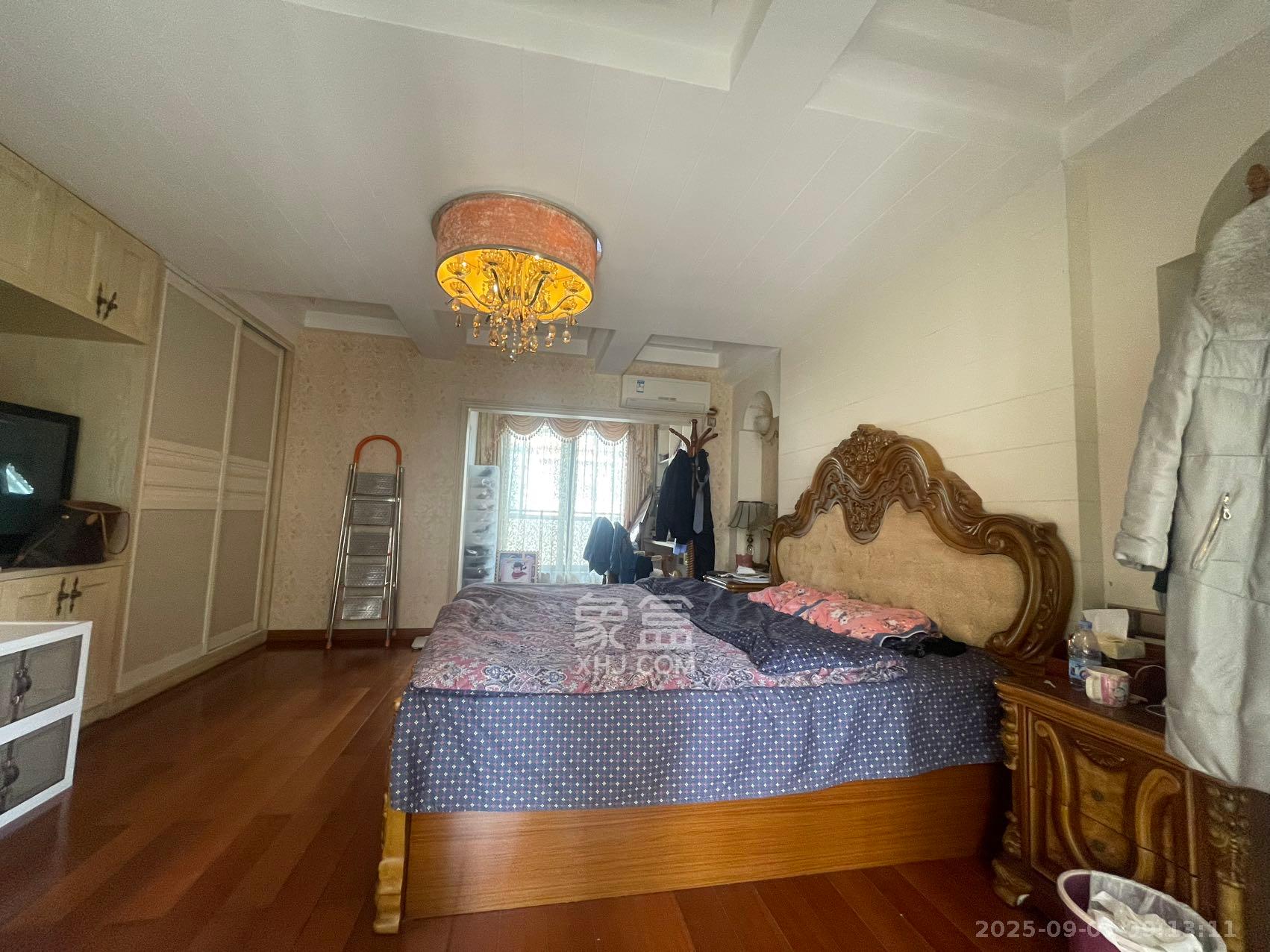 龙湾国际别墅  4室2厅3卫    7500.0元/月 龙湾国际别墅  4室2厅3卫    7500.0元/月室内图