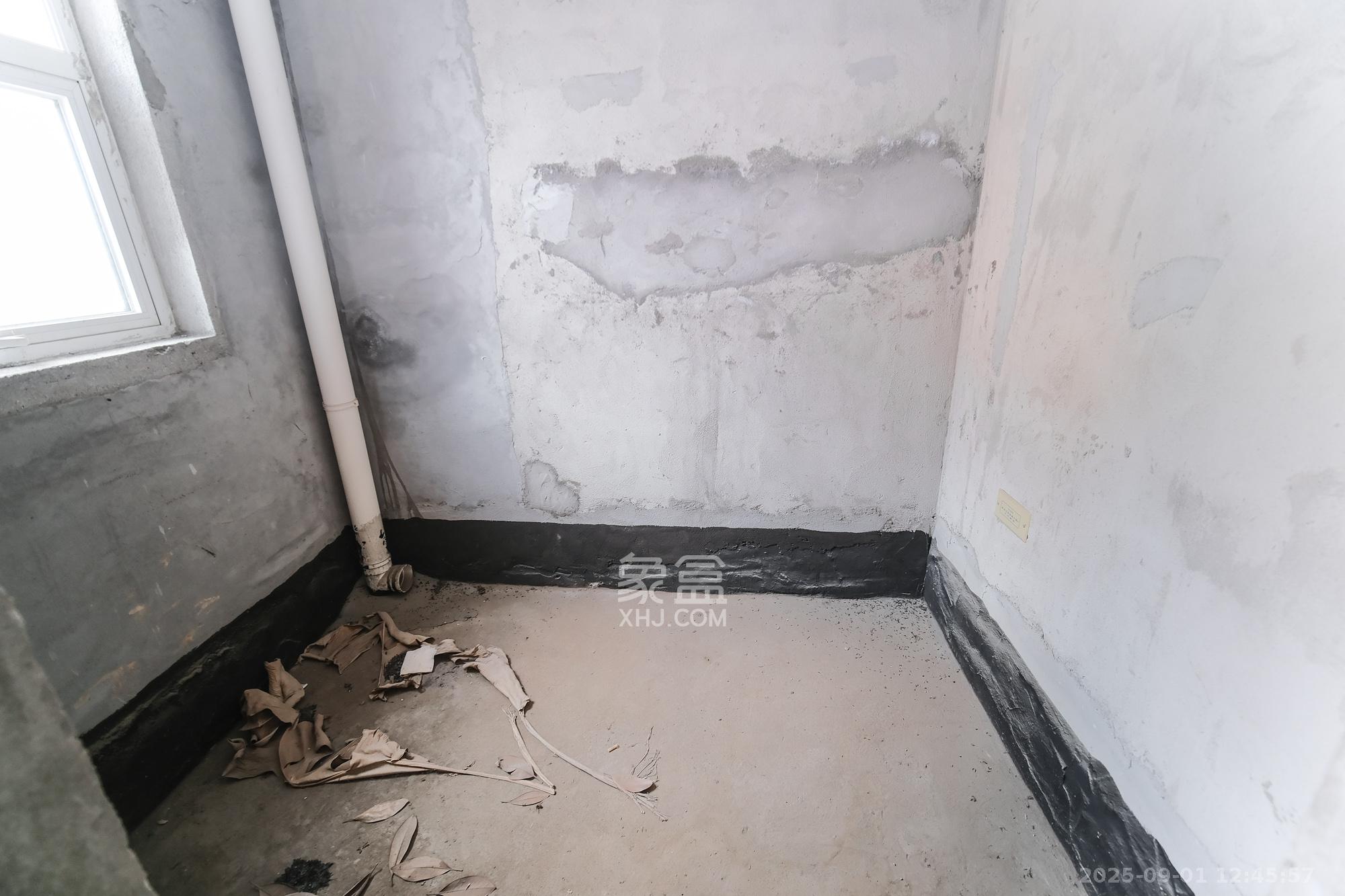 山水湾  6室3厅3卫    438.0万 山水湾  6室3厅3卫    438.0万卫生间