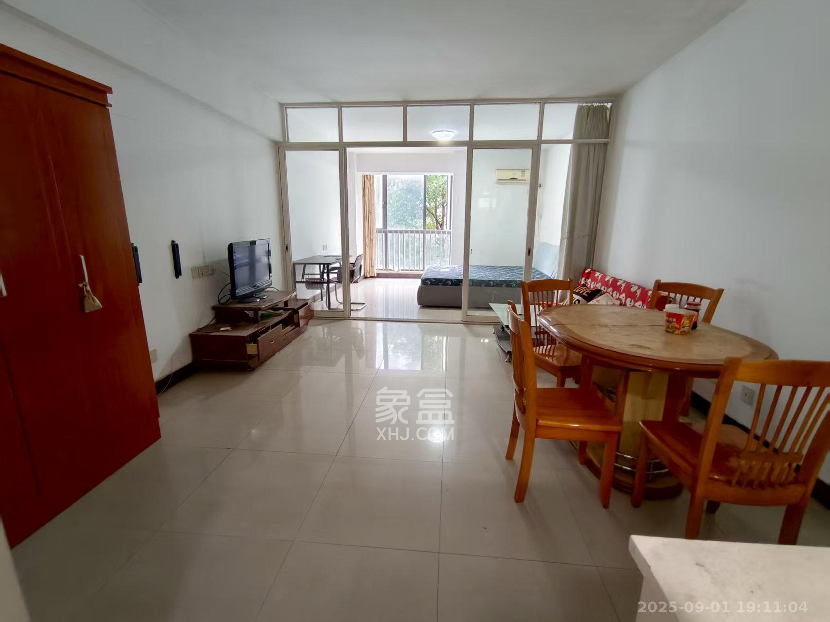 阳光100二期 1室1厅1卫 1400.0元/月 阳光100二期 1室1厅1卫 1400.0元/月室内图