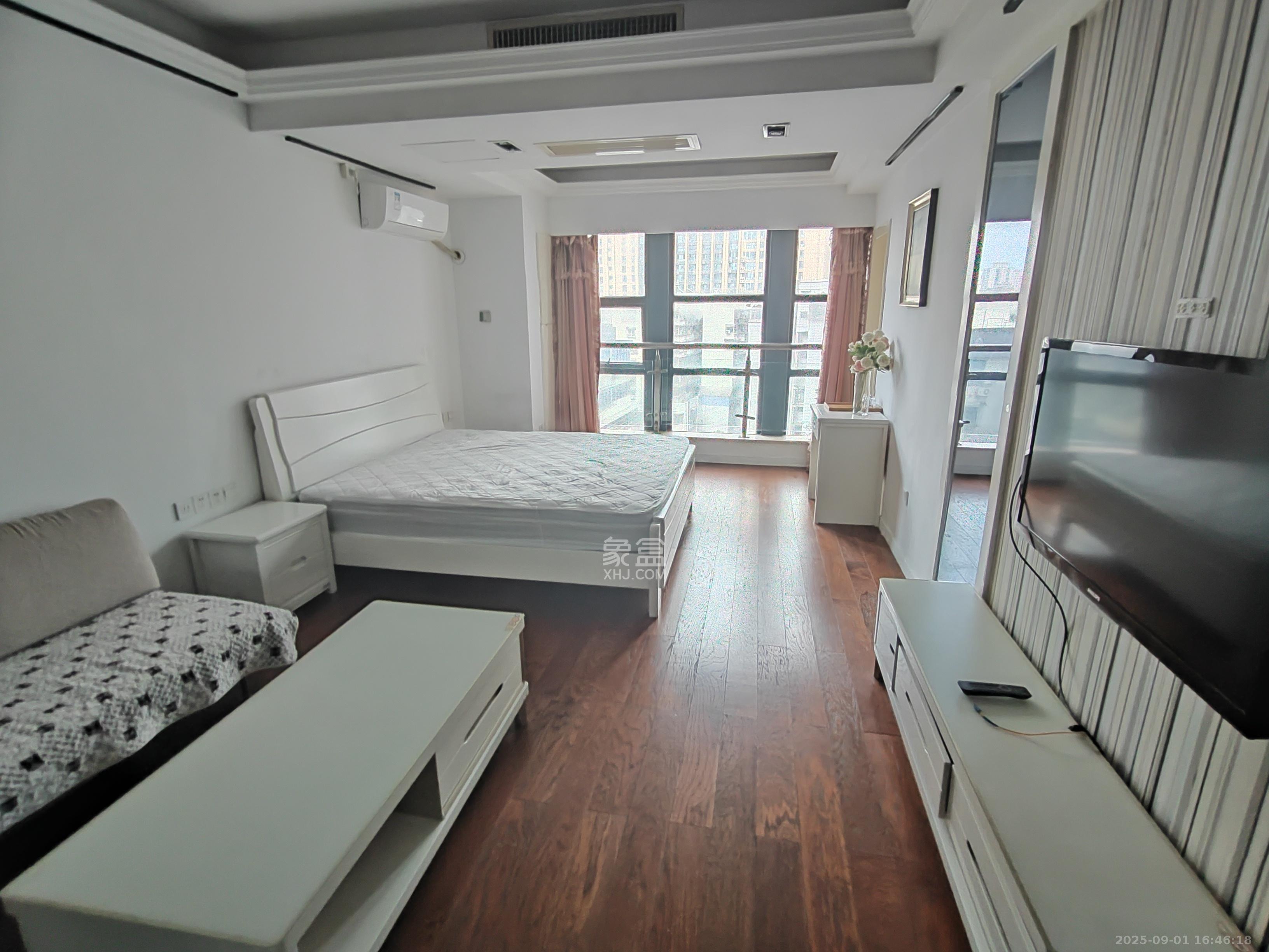 壹号公馆  1室1厅1卫    2400.0元/月 壹号公馆  1室1厅1卫    2400.0元/月室内图