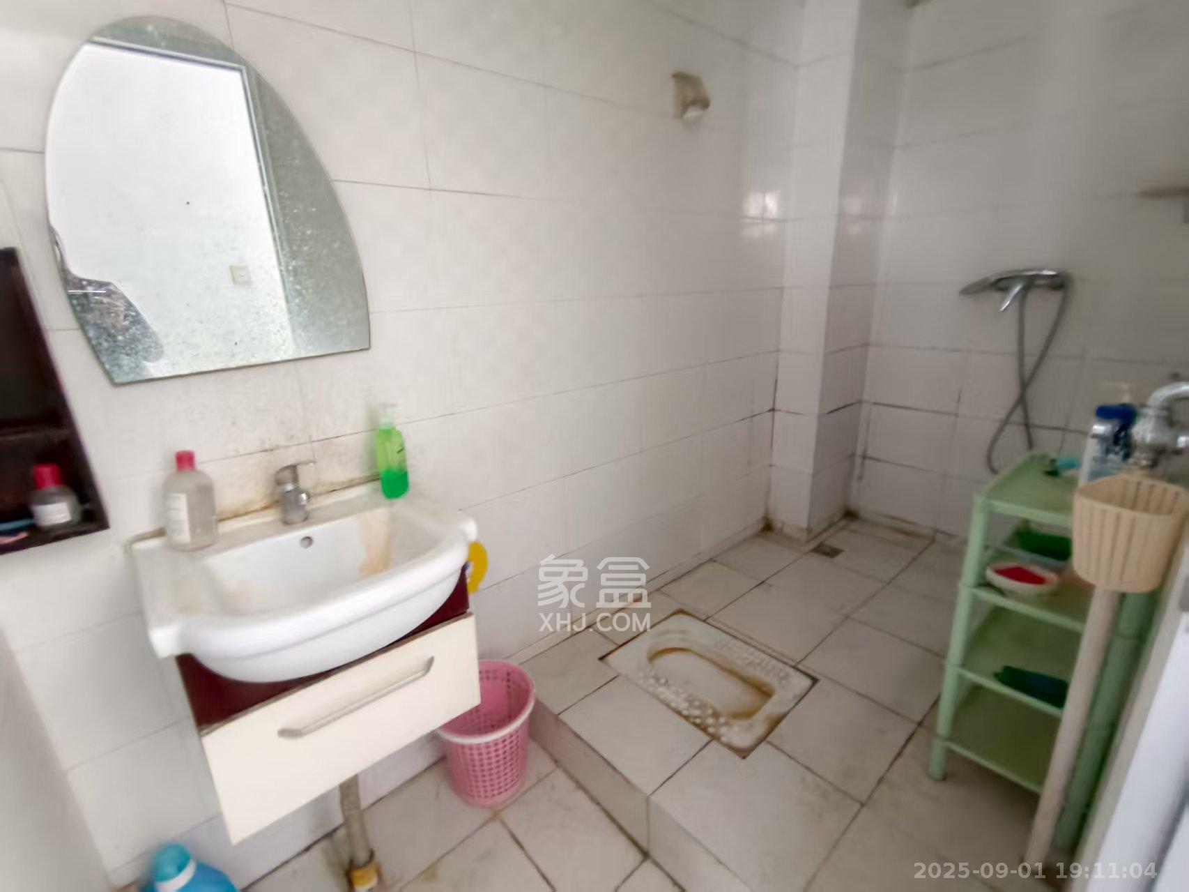 阳光100二期 1室1厅1卫 1400.0元/月 阳光100二期 1室1厅1卫 1400.0元/月室内图