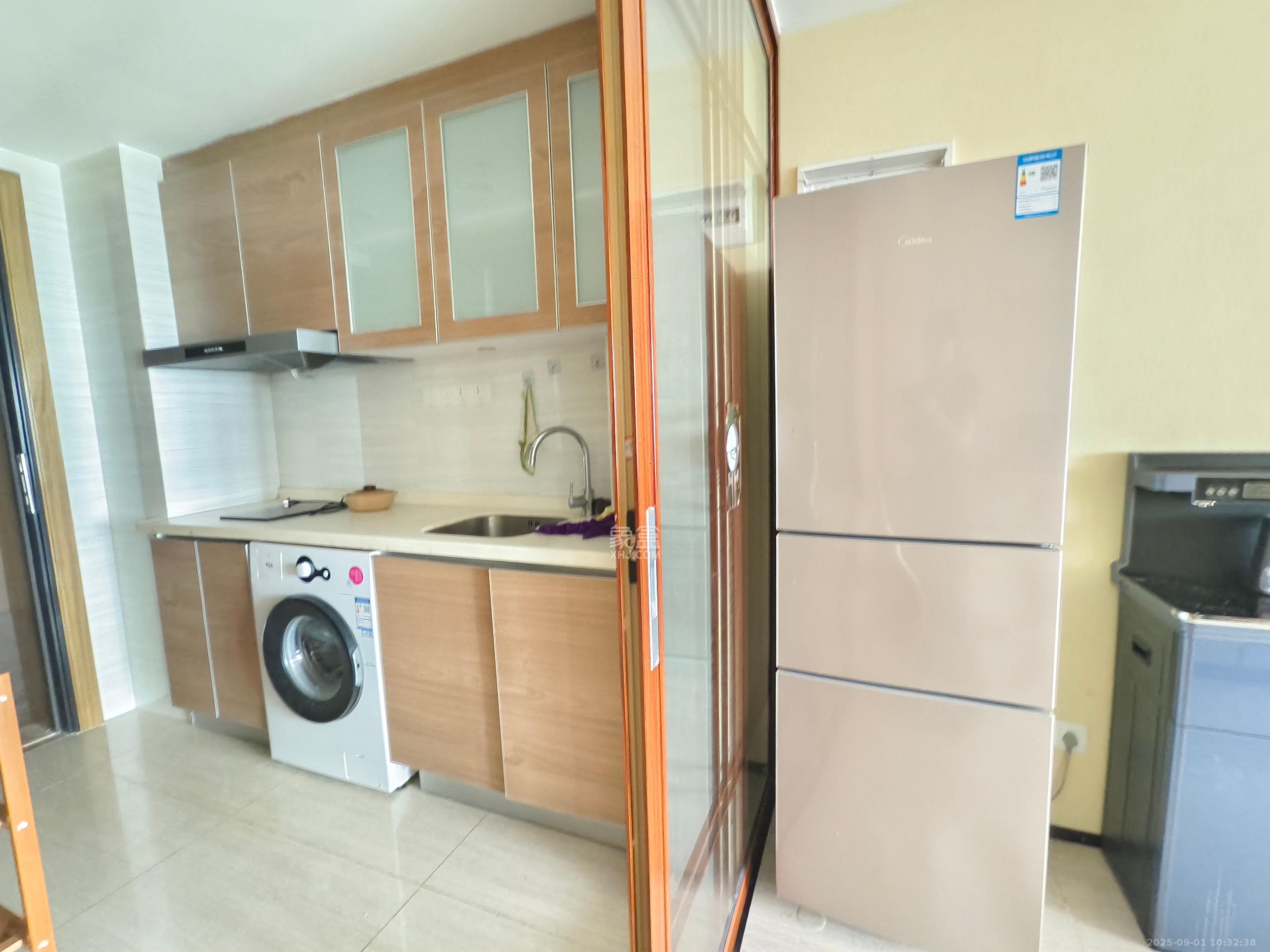 恒大翡翠华庭 1室1厅1卫 1500.0元/月 恒大翡翠华庭 1室1厅1卫 1500.0元/月室内图