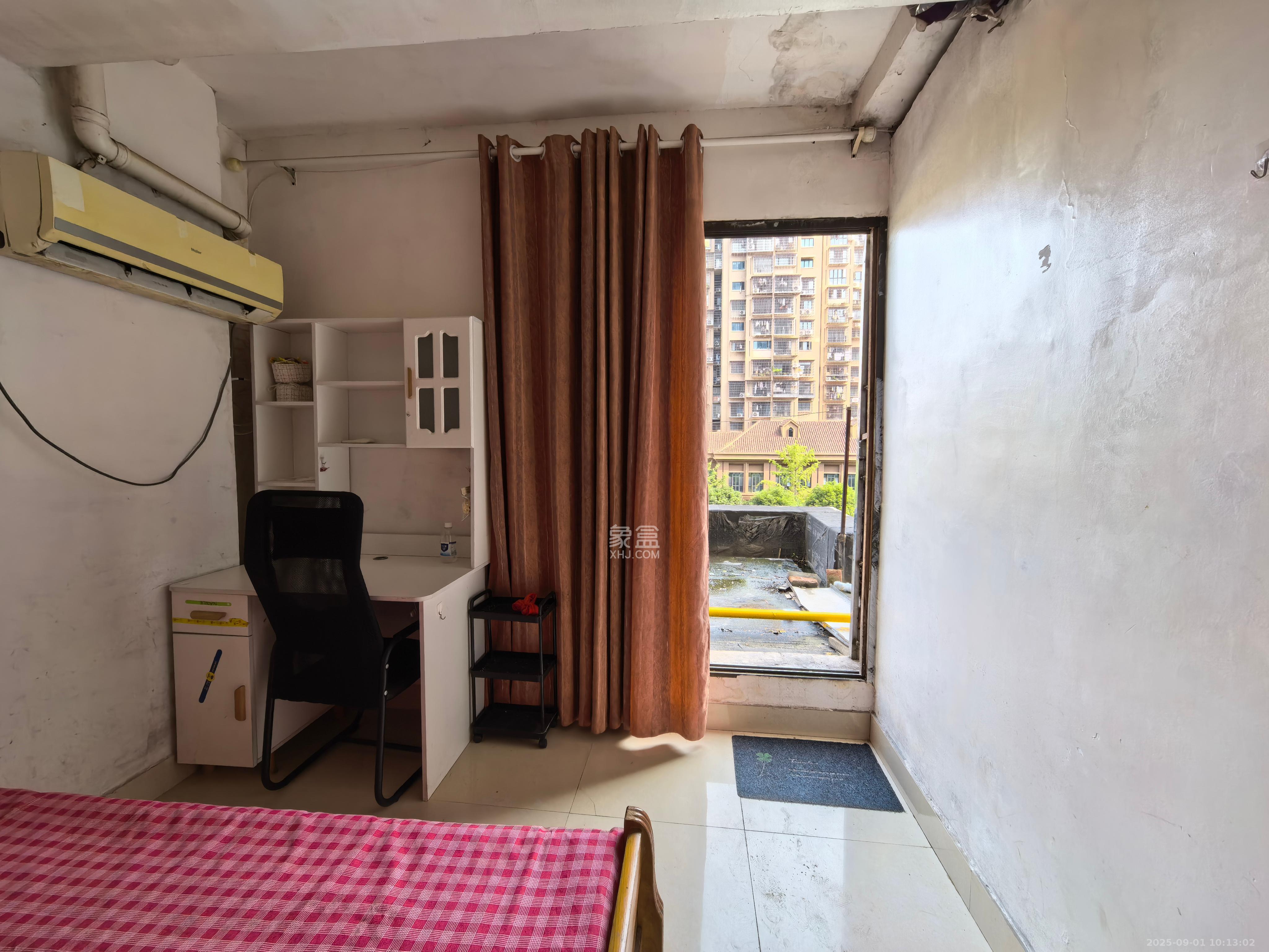 东岸梅园小区  2室1厅1卫    1400.0元/月 东岸梅园小区  2室1厅1卫    1400.0元/月室内图