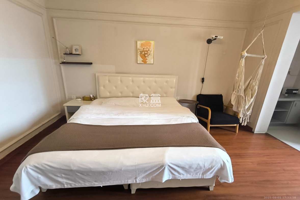 君临国际 1室1厅1卫 1800.0元/月 君临国际 1室1厅1卫 1800.0元/月室内图