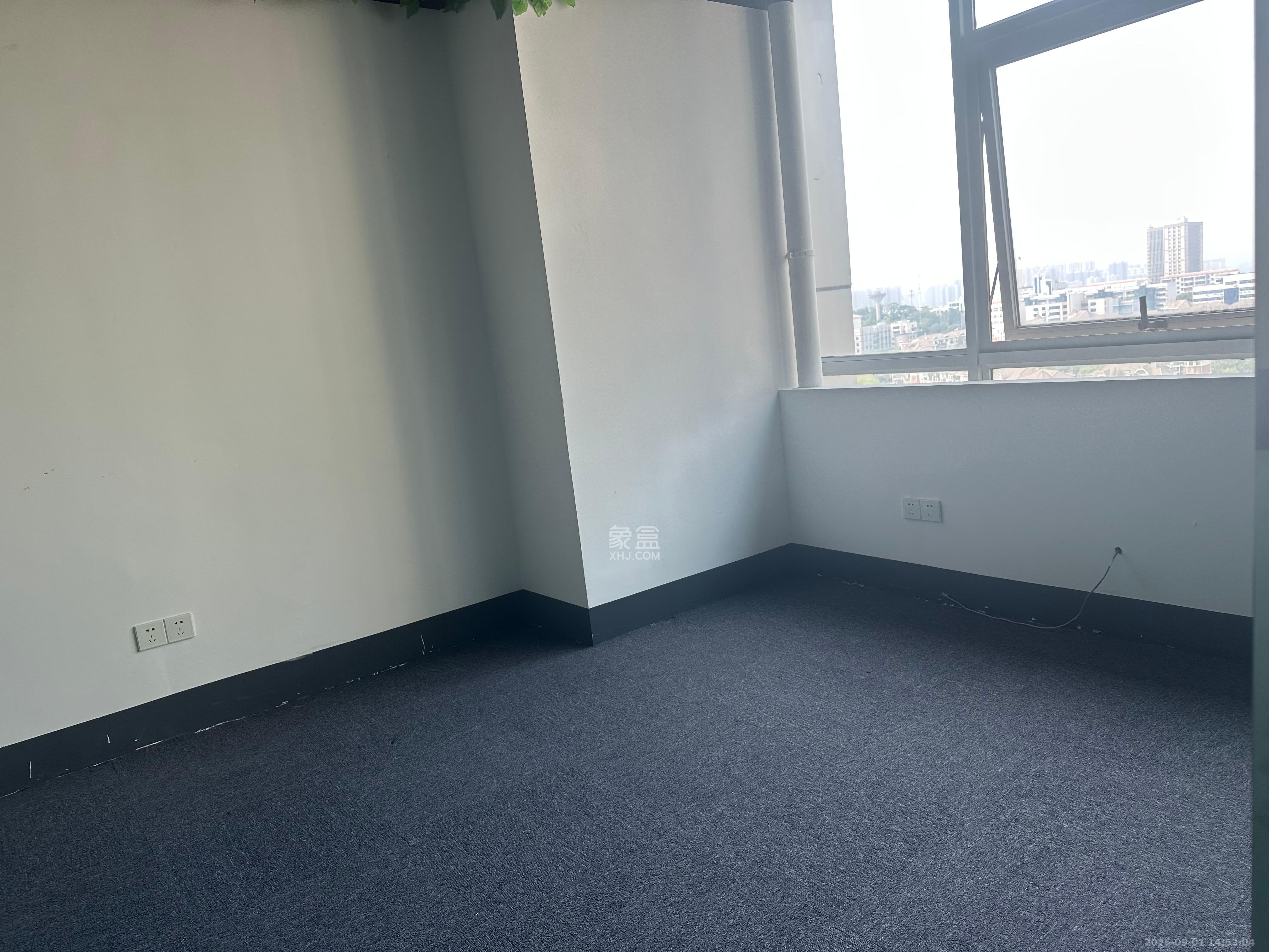 开源鑫贸大楼   98.0㎡      3200.0元/月室内图