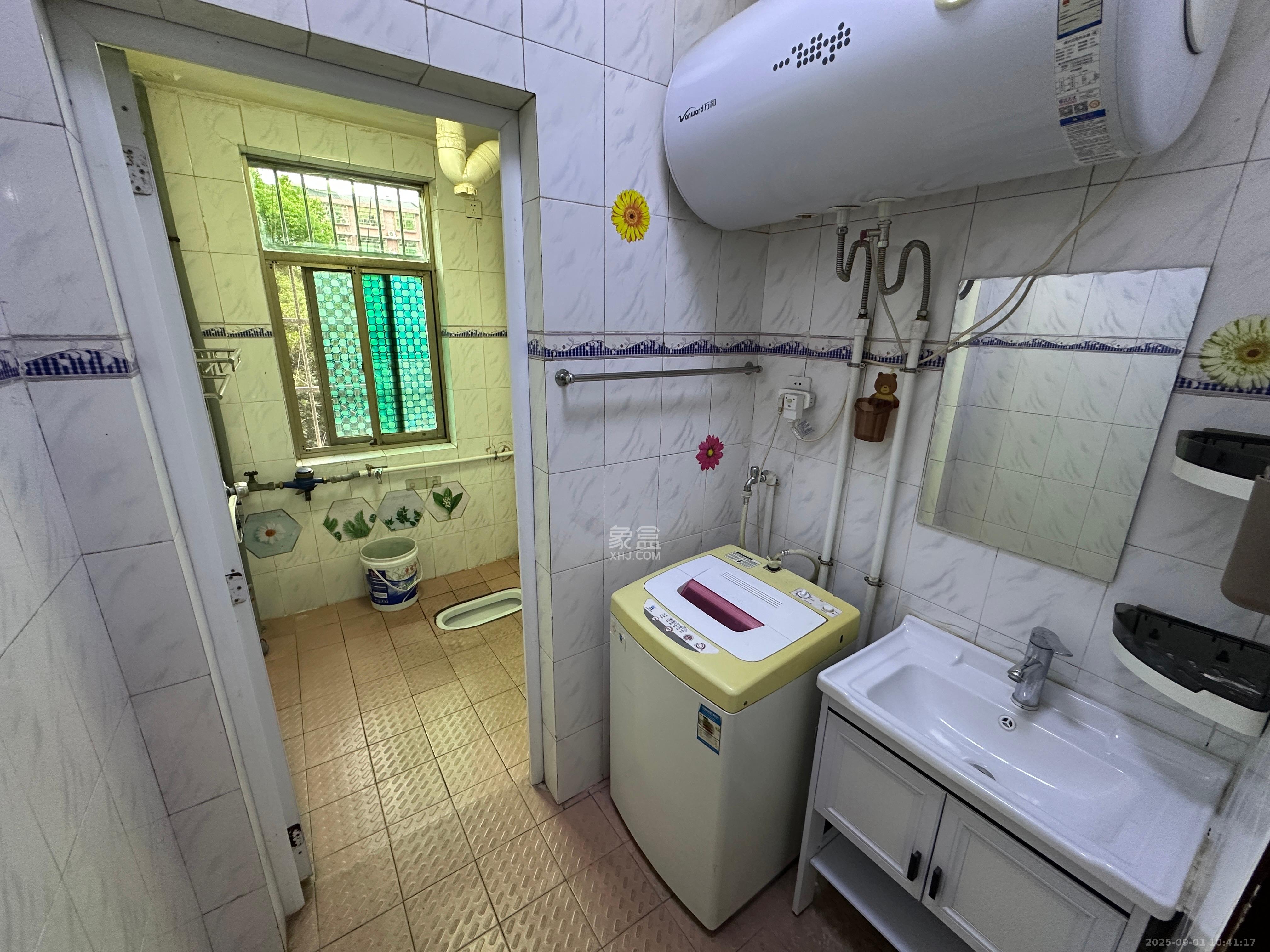 圭塘小区(圭塘一、二小区) 3室2厅2卫 2000.0元/月 圭塘小区(圭塘一、二小区) 3室2厅2卫 2000.0元/月室内图