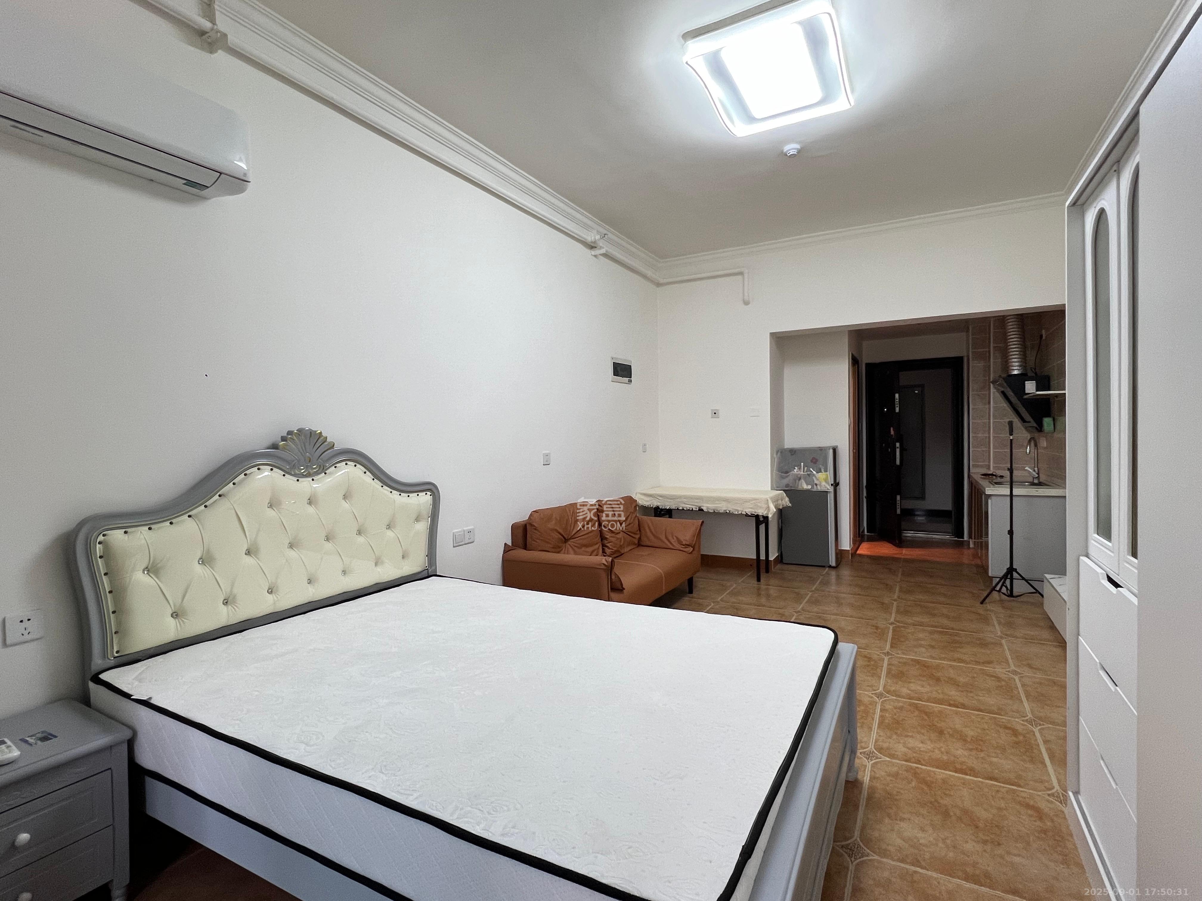 梅溪国际公寓(步步高新天地)  1室0厅1卫    1800.0元/月 梅溪国际公寓(步步高新天地)  1室0厅1卫    1800.0元/月室内图