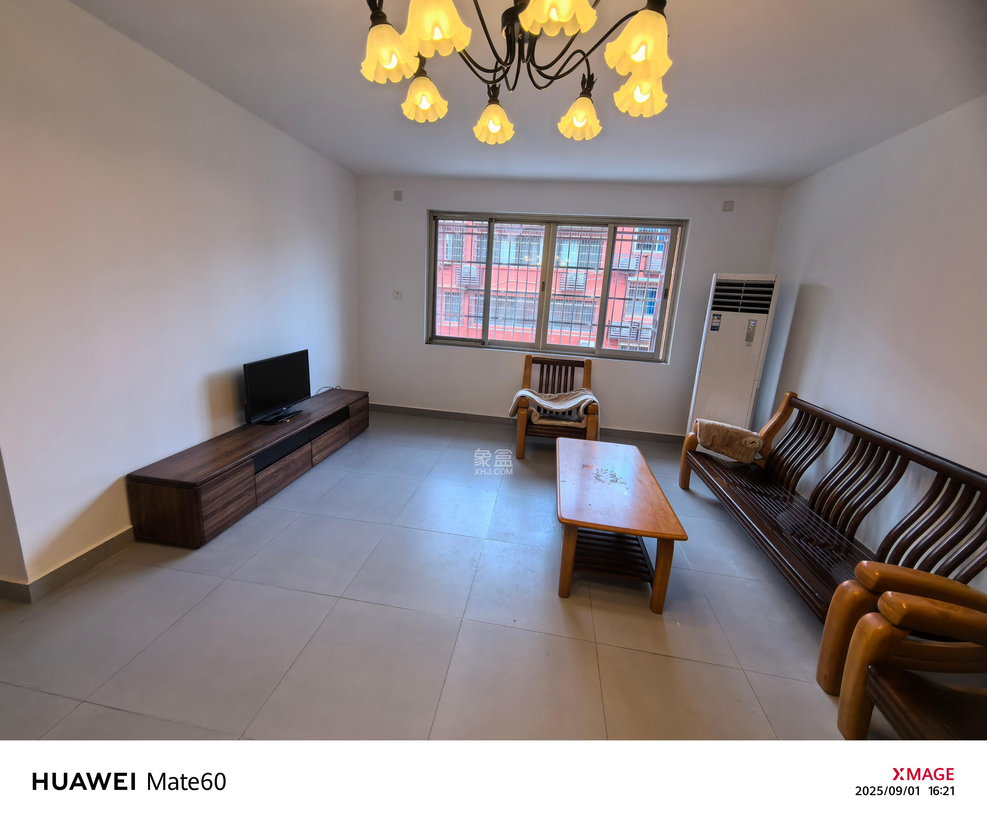 凤凰山庄  3室2厅2卫    7000.0元/月 凤凰山庄  3室2厅2卫    7000.0元/月