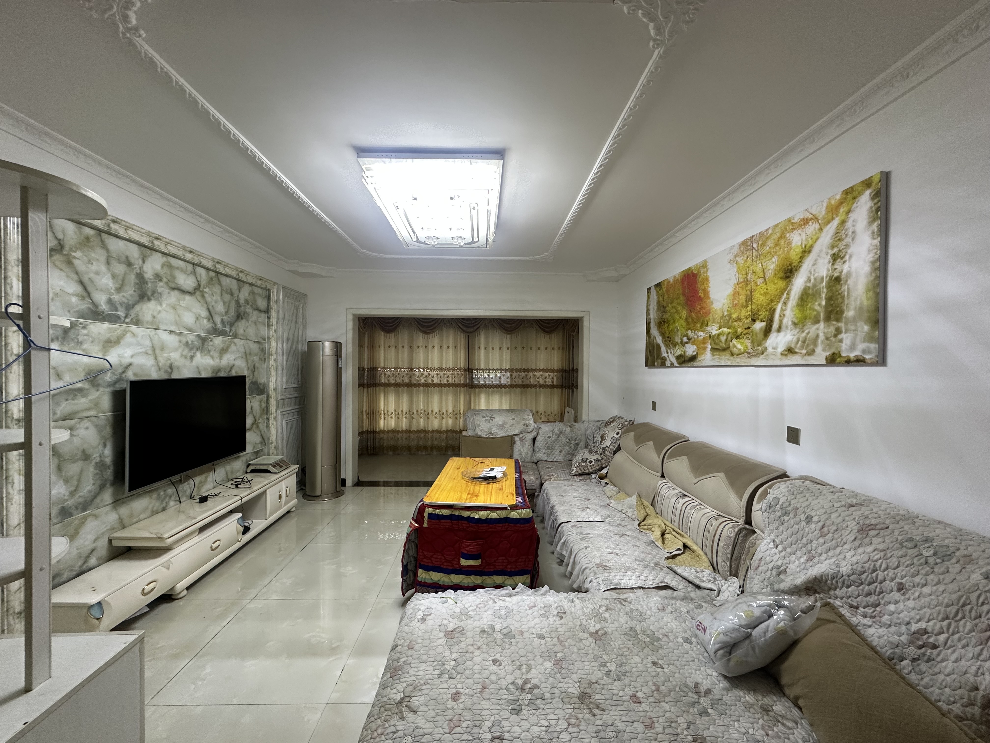 鑫成君泰 4室2厅2卫 2100.0元/月 鑫成君泰 4室2厅2卫 2100.0元/月户型图