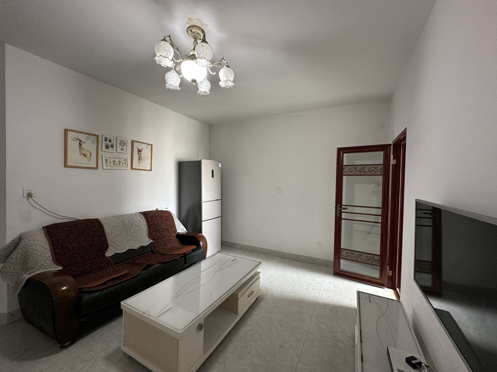 宇建城市花园  1室1厅1卫    2200.0元/月室内图