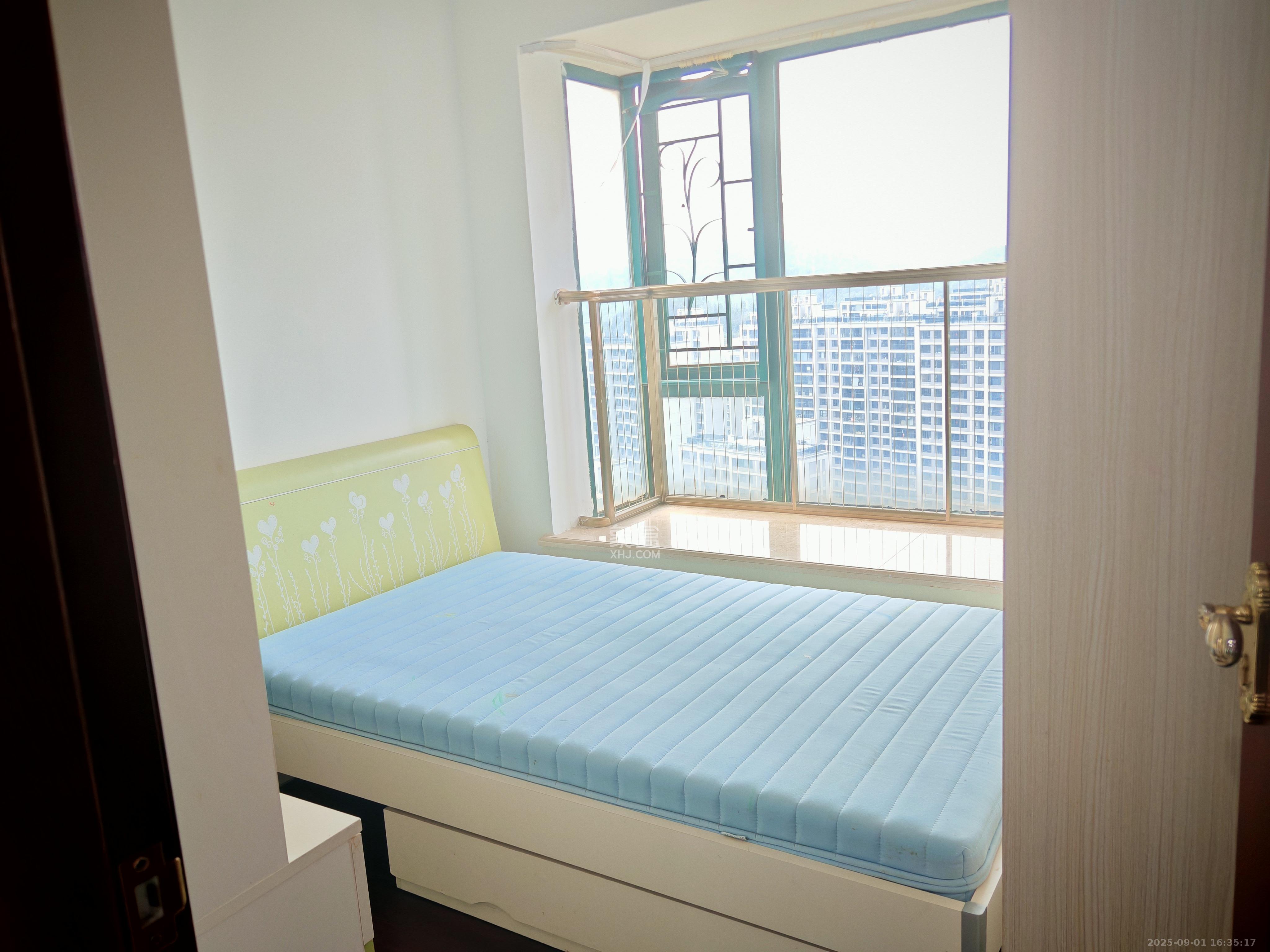 恒大华府  3室2厅1卫    2500.0元/月室内图