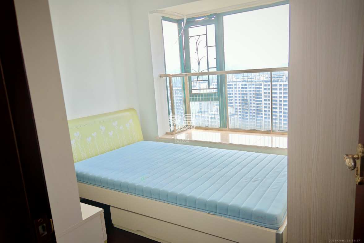 恒大华府  3室2厅1卫    2500.0元/月 恒大华府  3室2厅1卫    2500.0元/月室内图