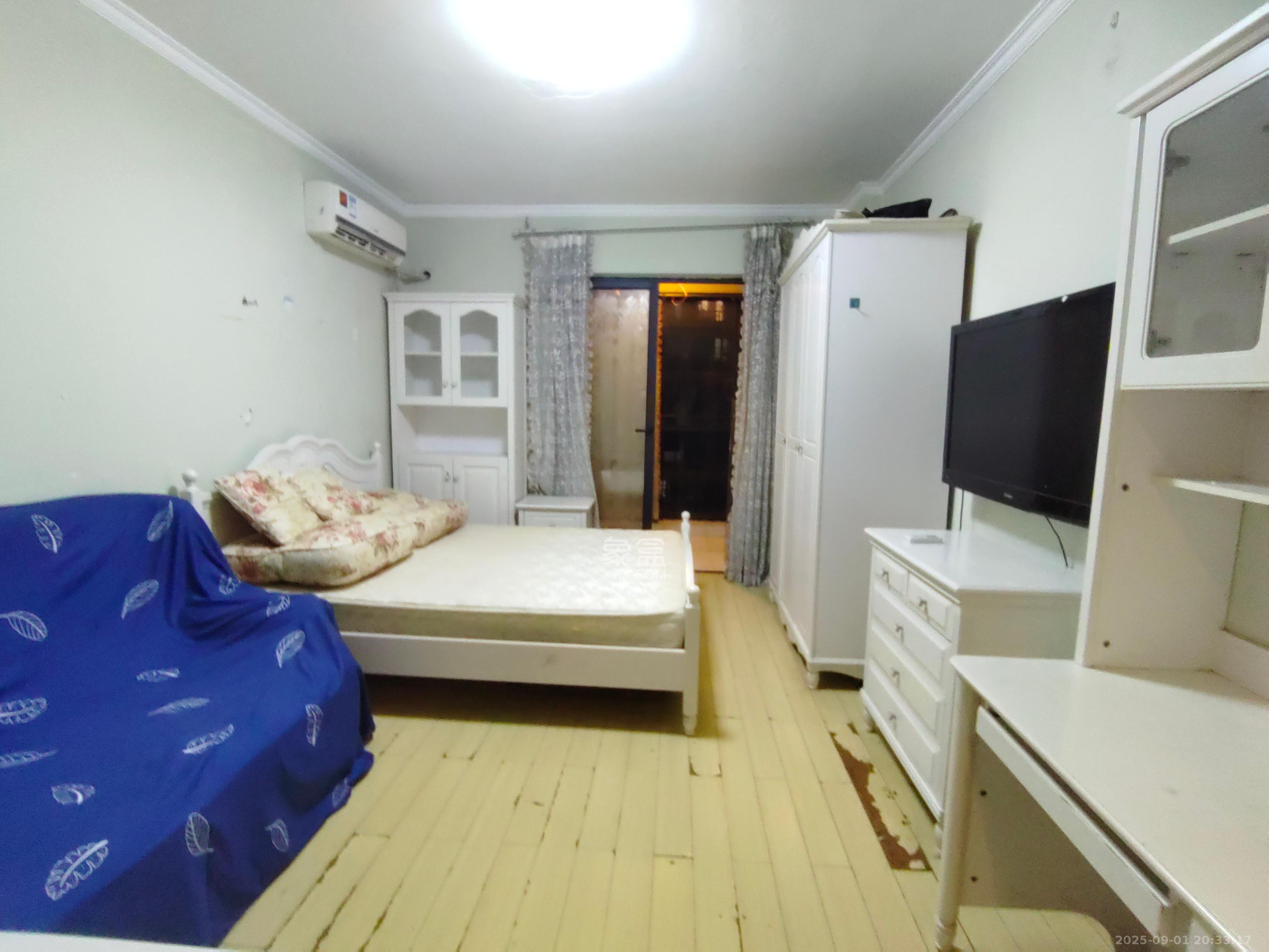 万科金域华府一期  1室0厅1卫    1350.0元/月 万科金域华府一期  1室0厅1卫    1350.0元/月