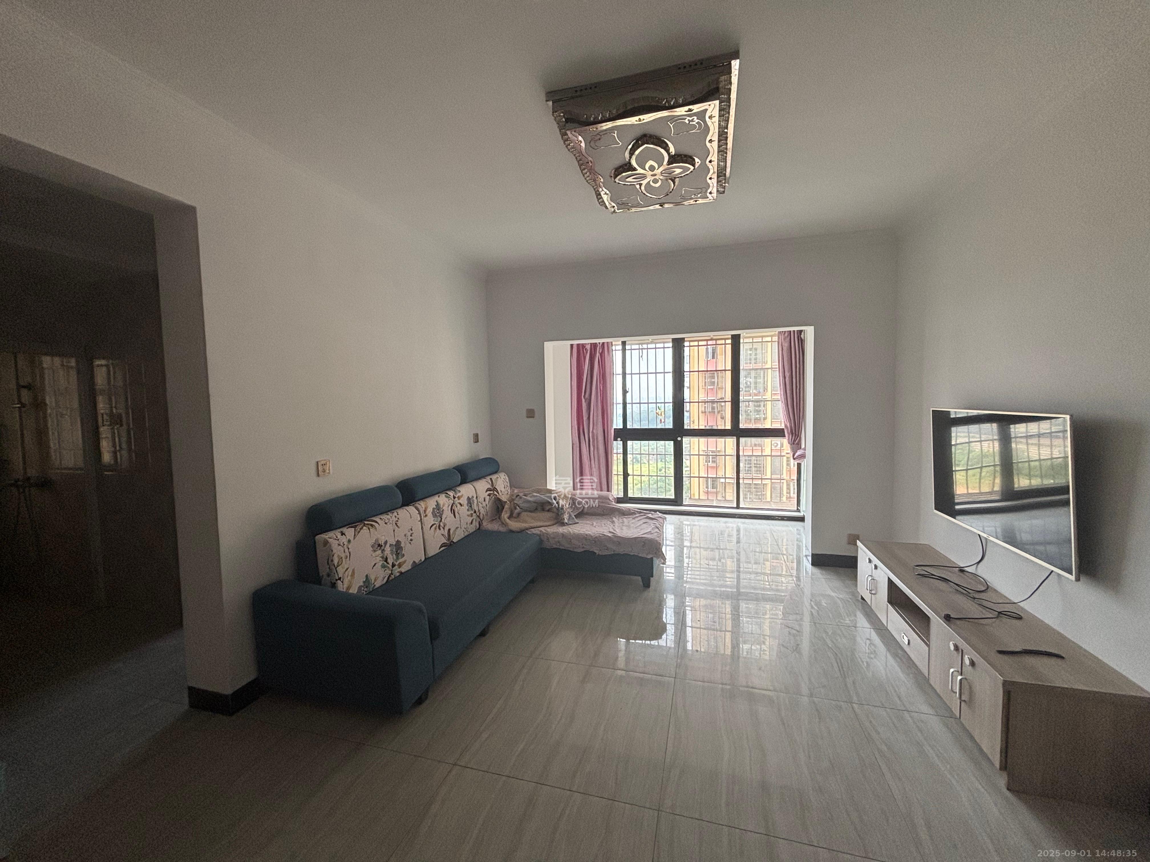 荷韵园 2室2厅1卫 1700.0元/月 荷韵园 2室2厅1卫 1700.0元/月室内图