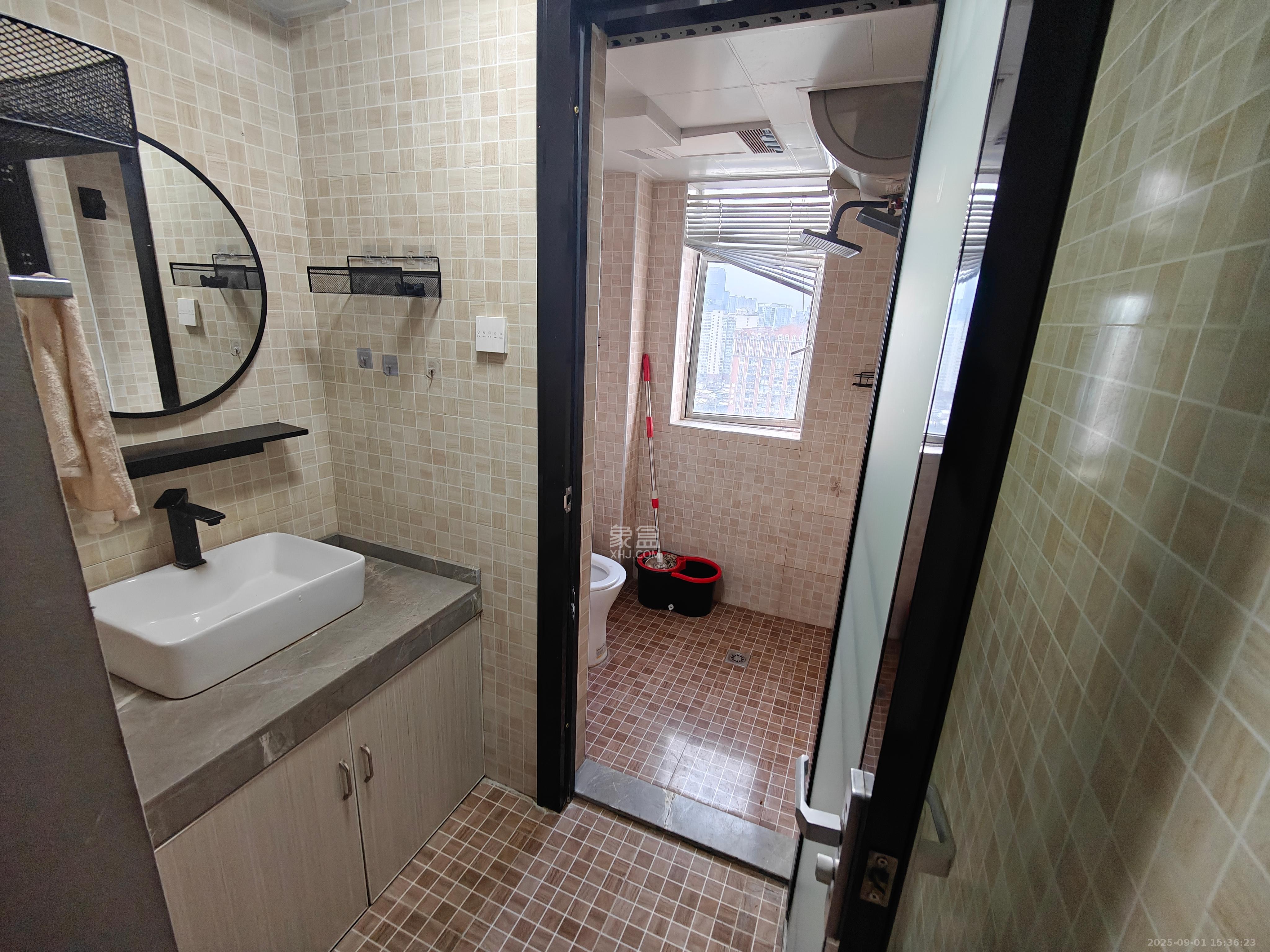 君临国际 2室2厅1卫 3100.0元/月 君临国际 2室2厅1卫 3100.0元/月室内图