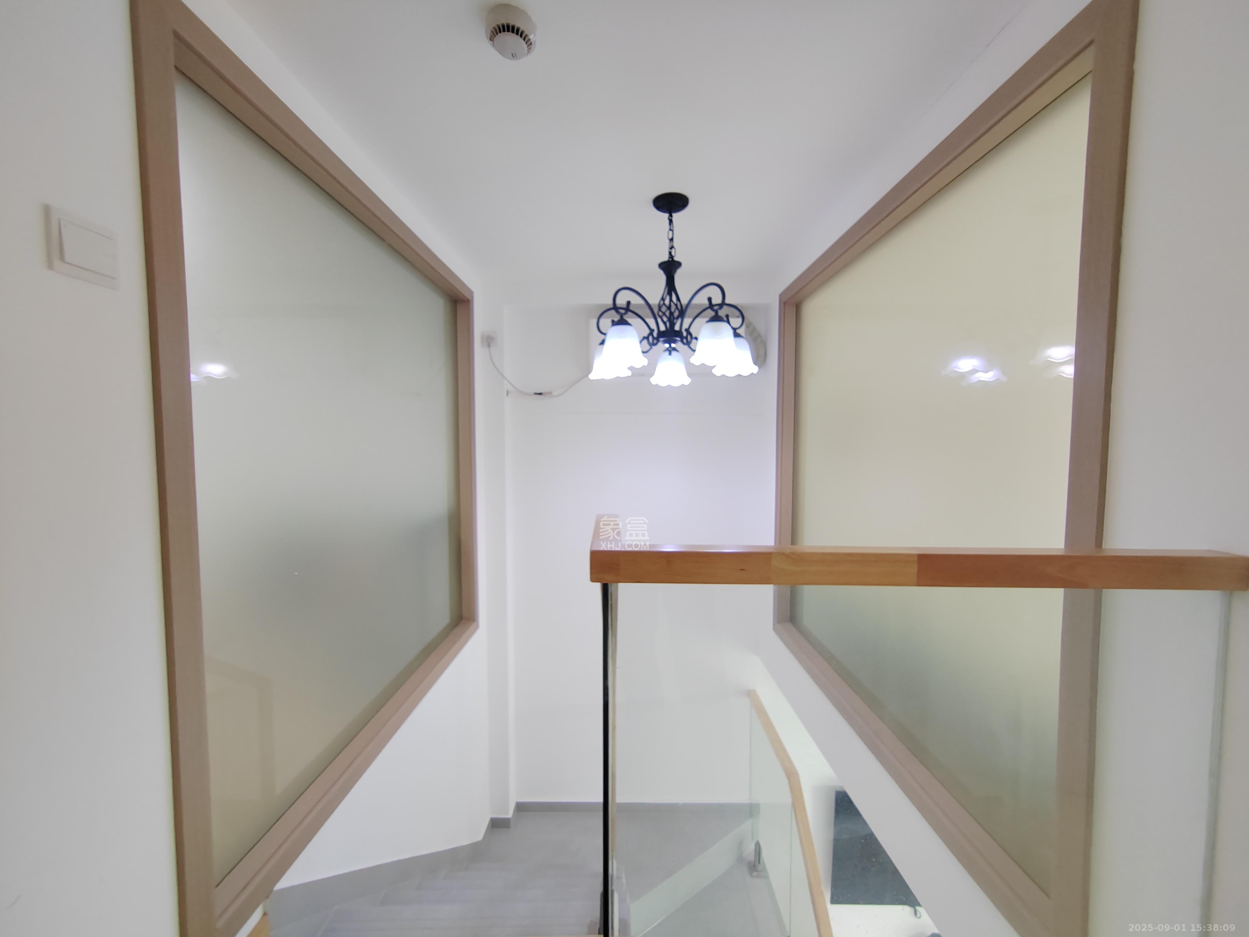 卓越中寰  2室1厅1卫   2600.00元/月室内图
