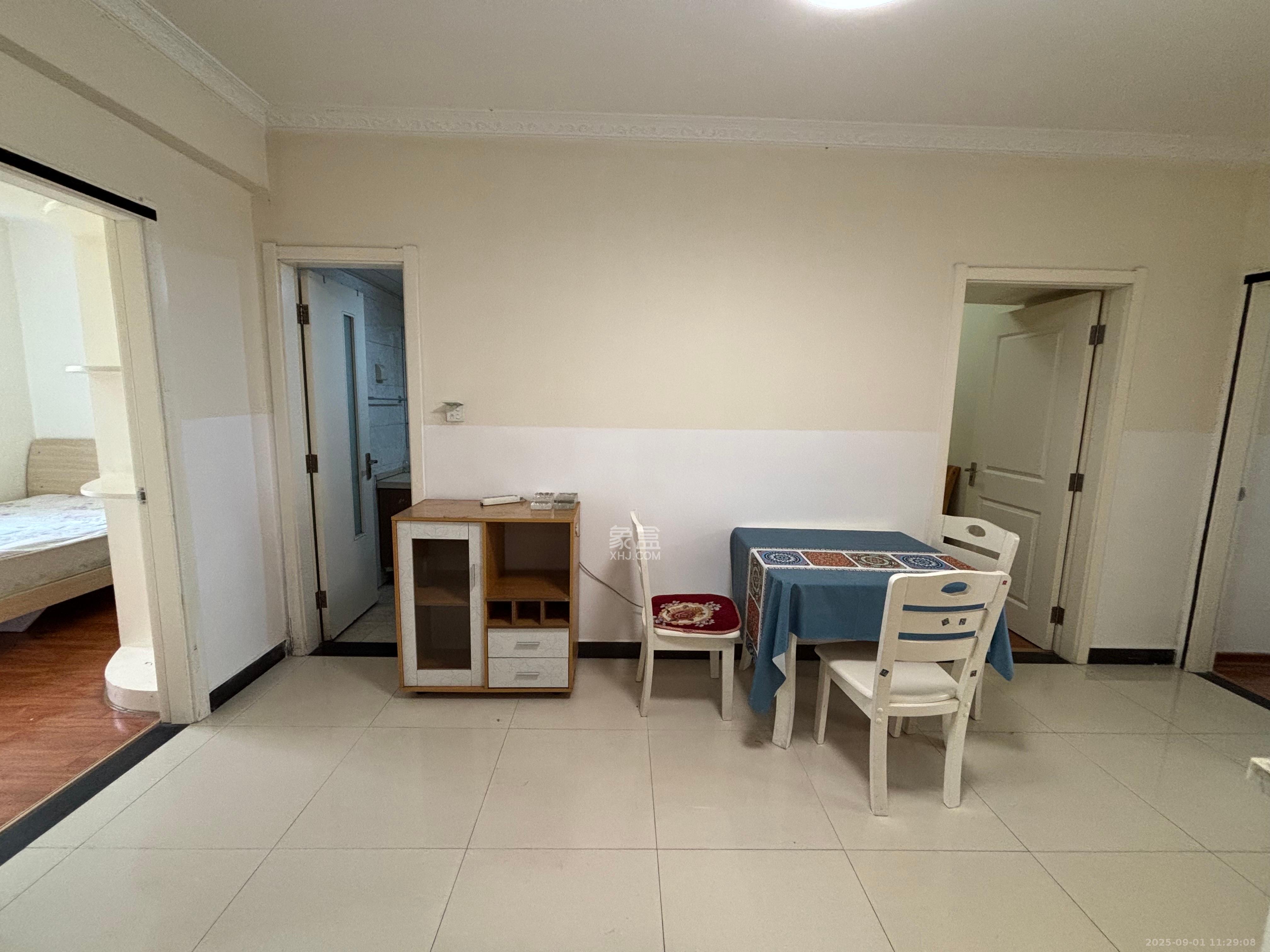 联美品格 3室2厅2卫 2100.0元/月 联美品格 3室2厅2卫 2100.0元/月室内图